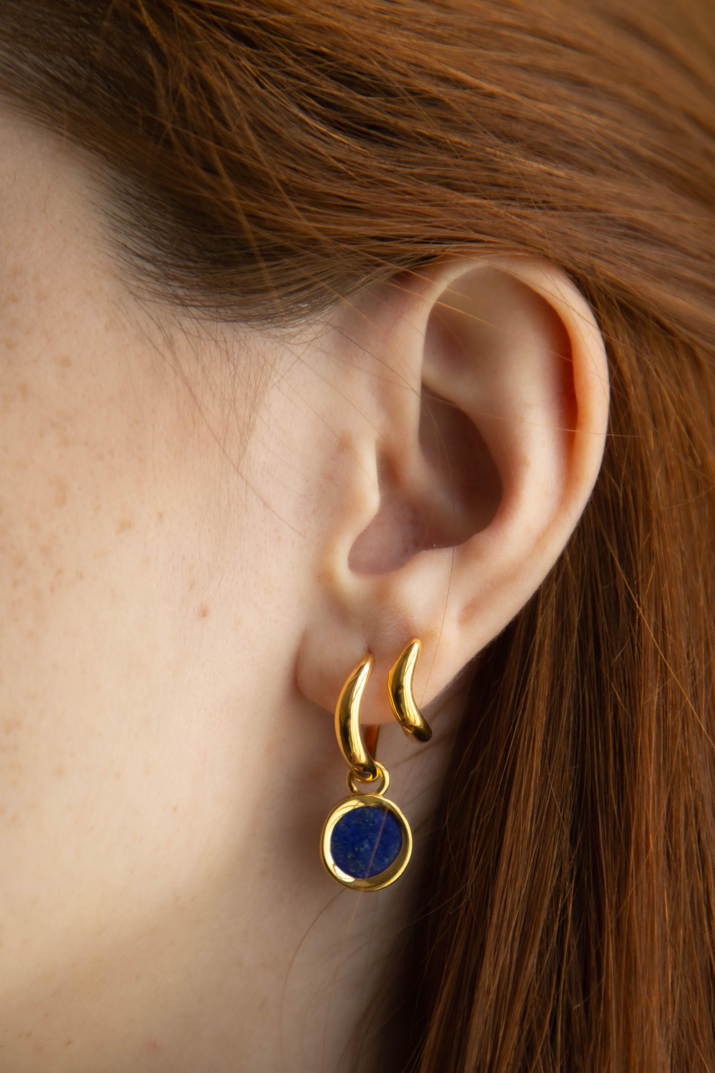 Women's or Men's Boomerang Hoops 18k Solid Gold with Lapis Lazuli on One Hoop For Sale