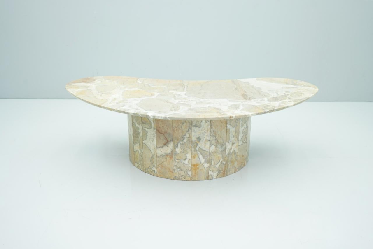Boomerang marble coffee table 1950s.
For inside and outside

Very good condition.