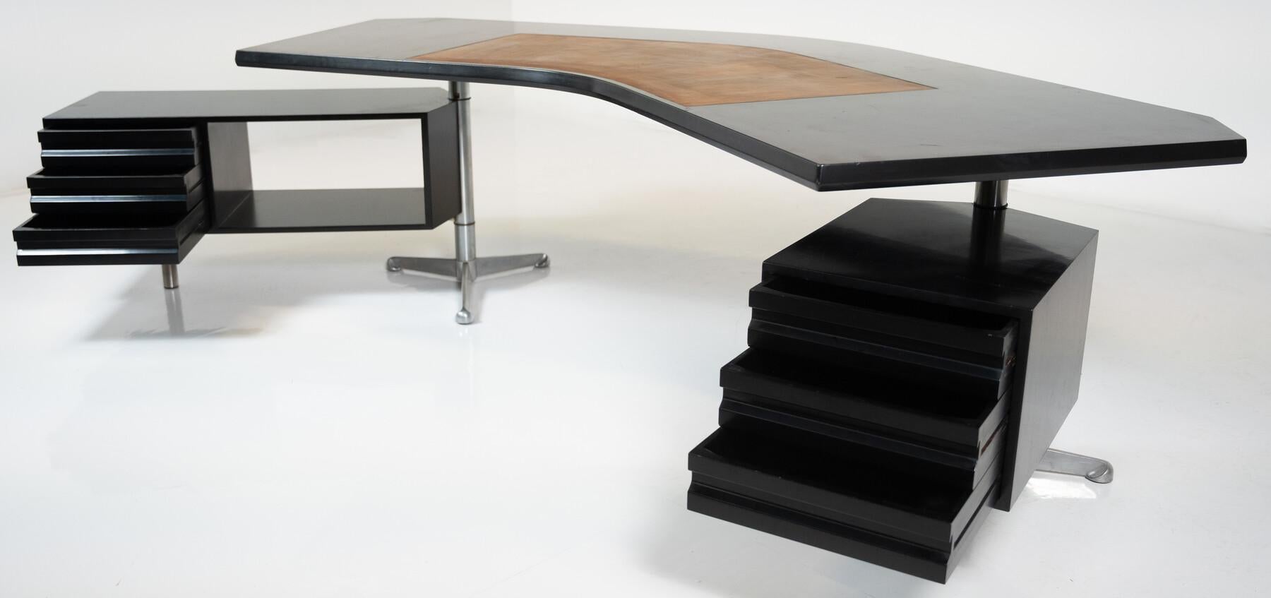 Mid-Century Modern “Boomerang” model T96 executive desk by Osvaldo Borsani for Tecno, Italy, 1955