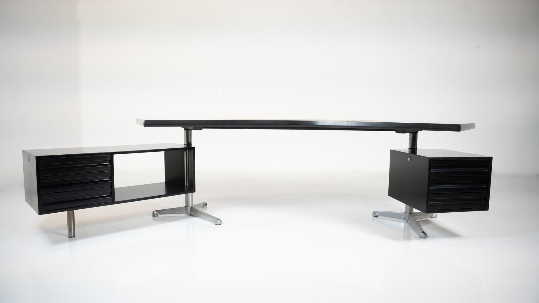 “Boomerang” model T96 executive desk by Osvaldo Borsani for Tecno, Italy, 1955 3