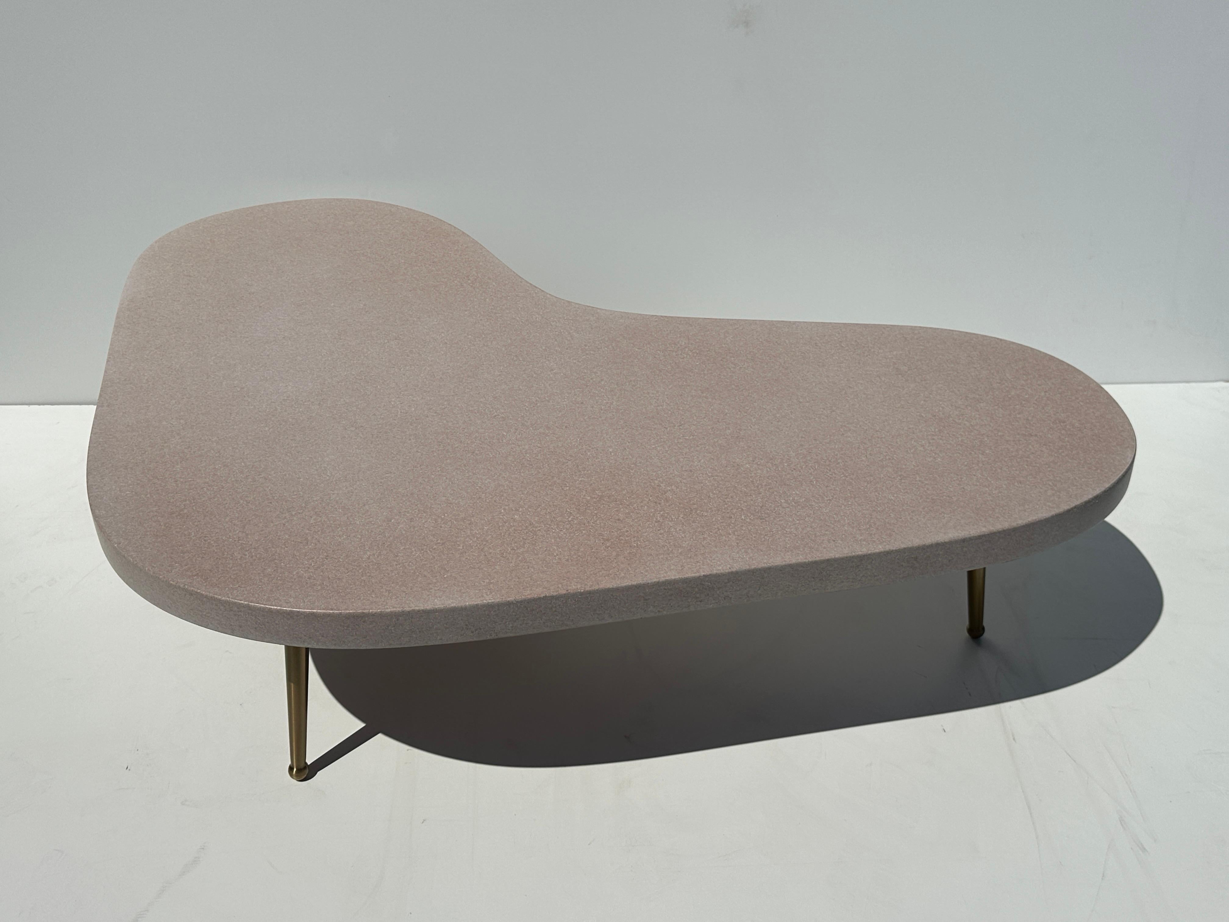 Table basse en liège en forme de boomerang en vente 8