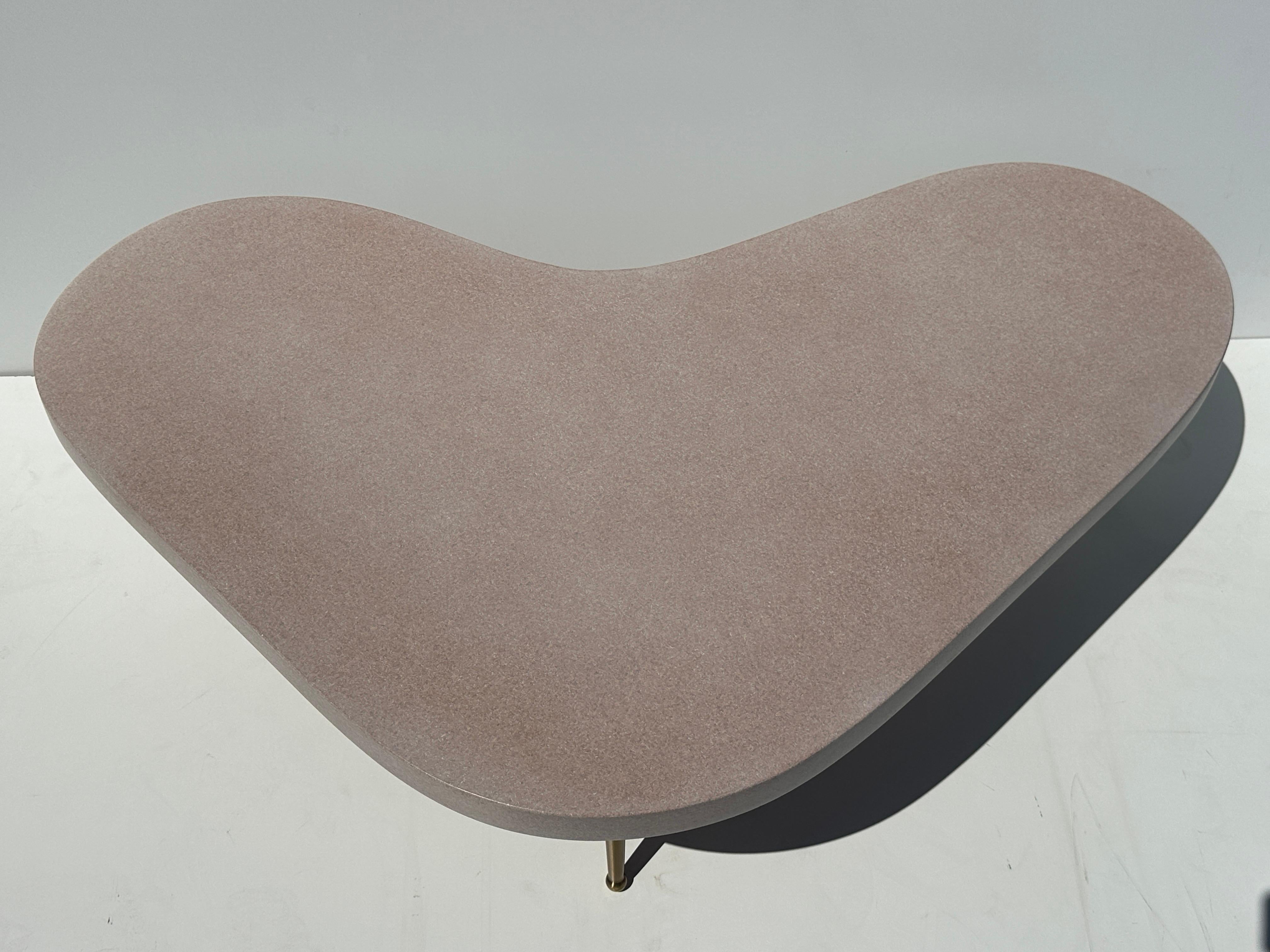 Bouchon Table basse en liège en forme de boomerang en vente