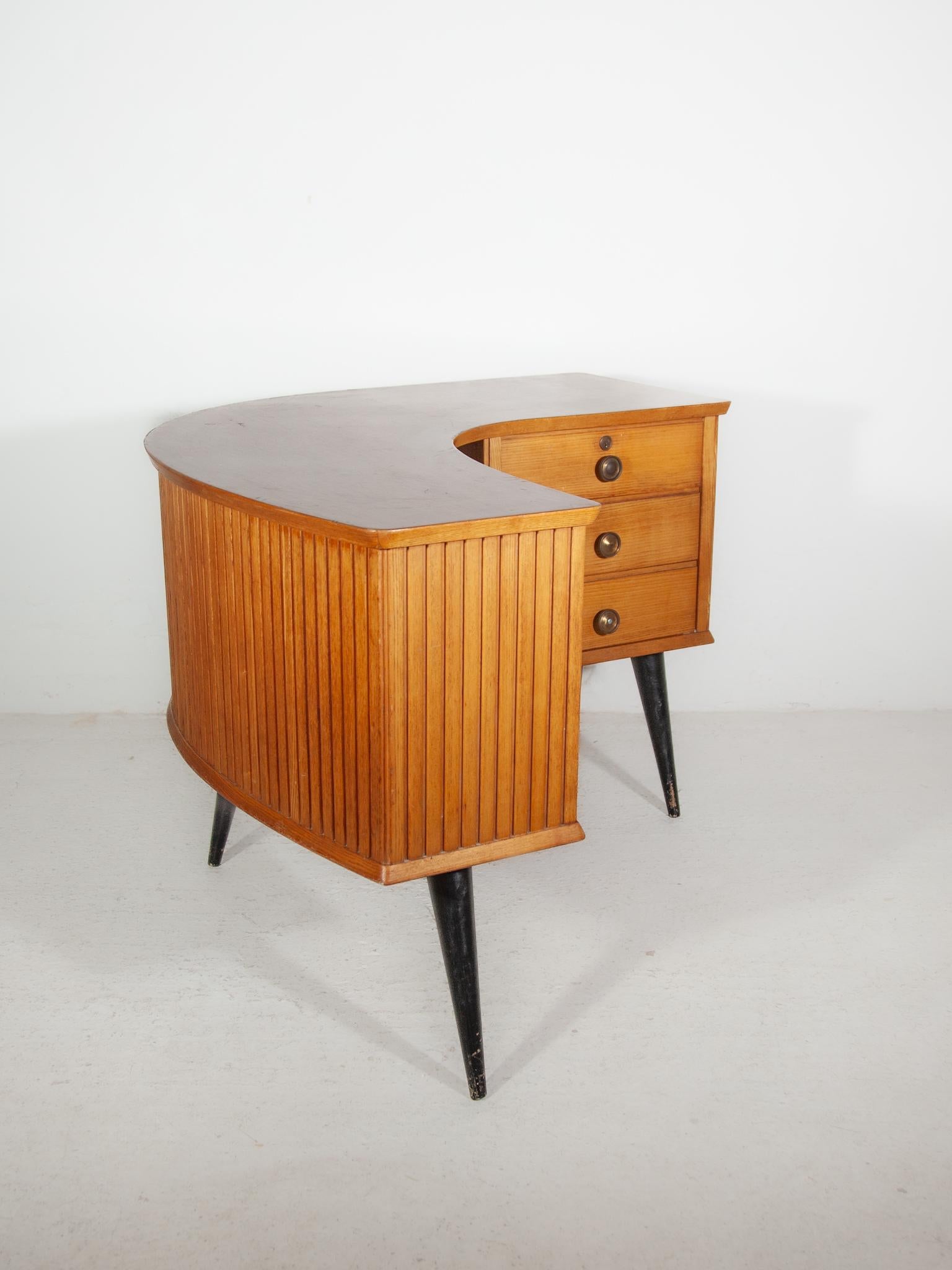 Boomerang Shaped Desk, Shop Counter, 1950s by Alfred Hendrickx For Sale 2