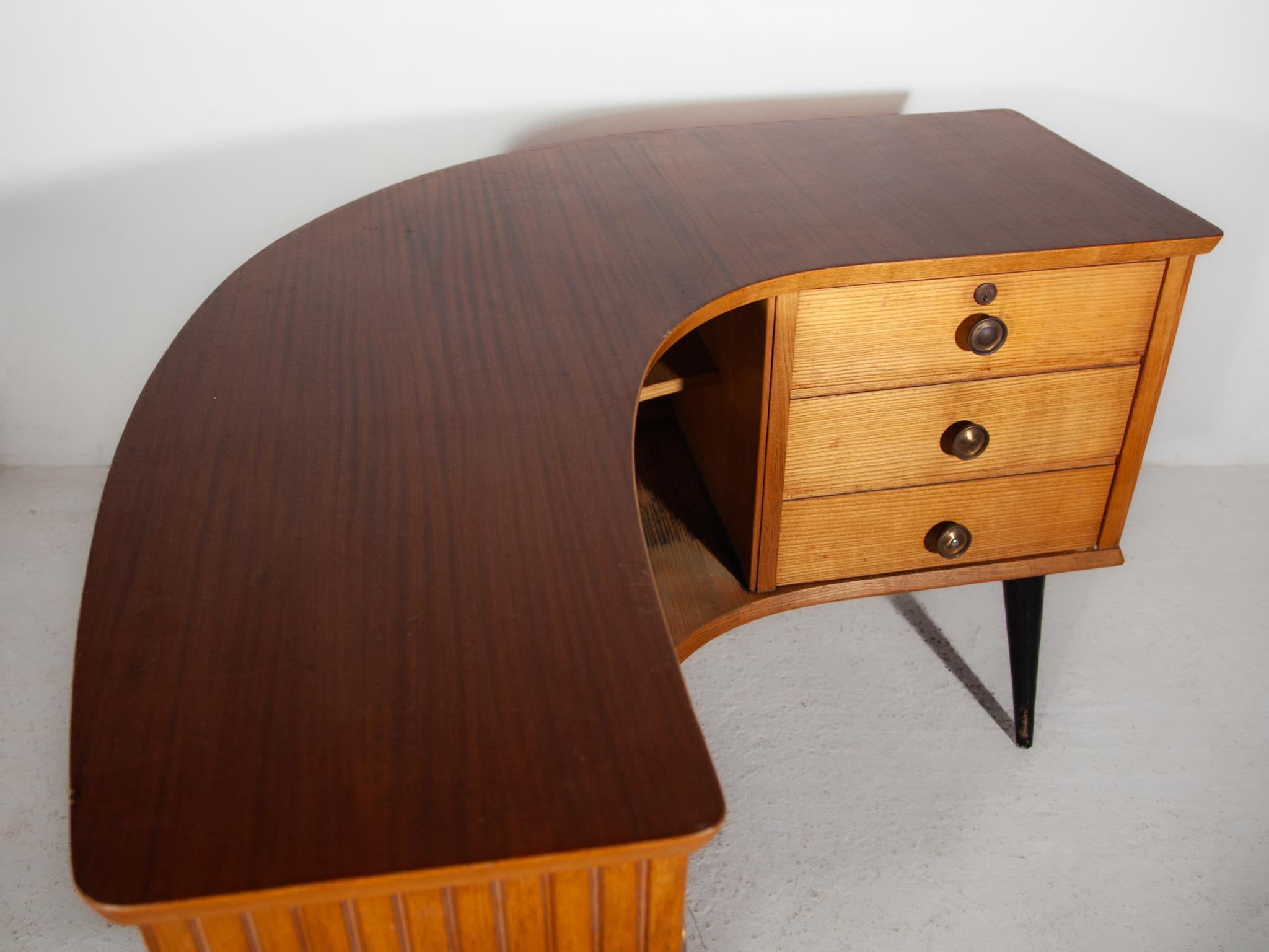 Boomerang Shaped Desk, Shop Counter, 1950s by Alfred Hendrickx For Sale 5