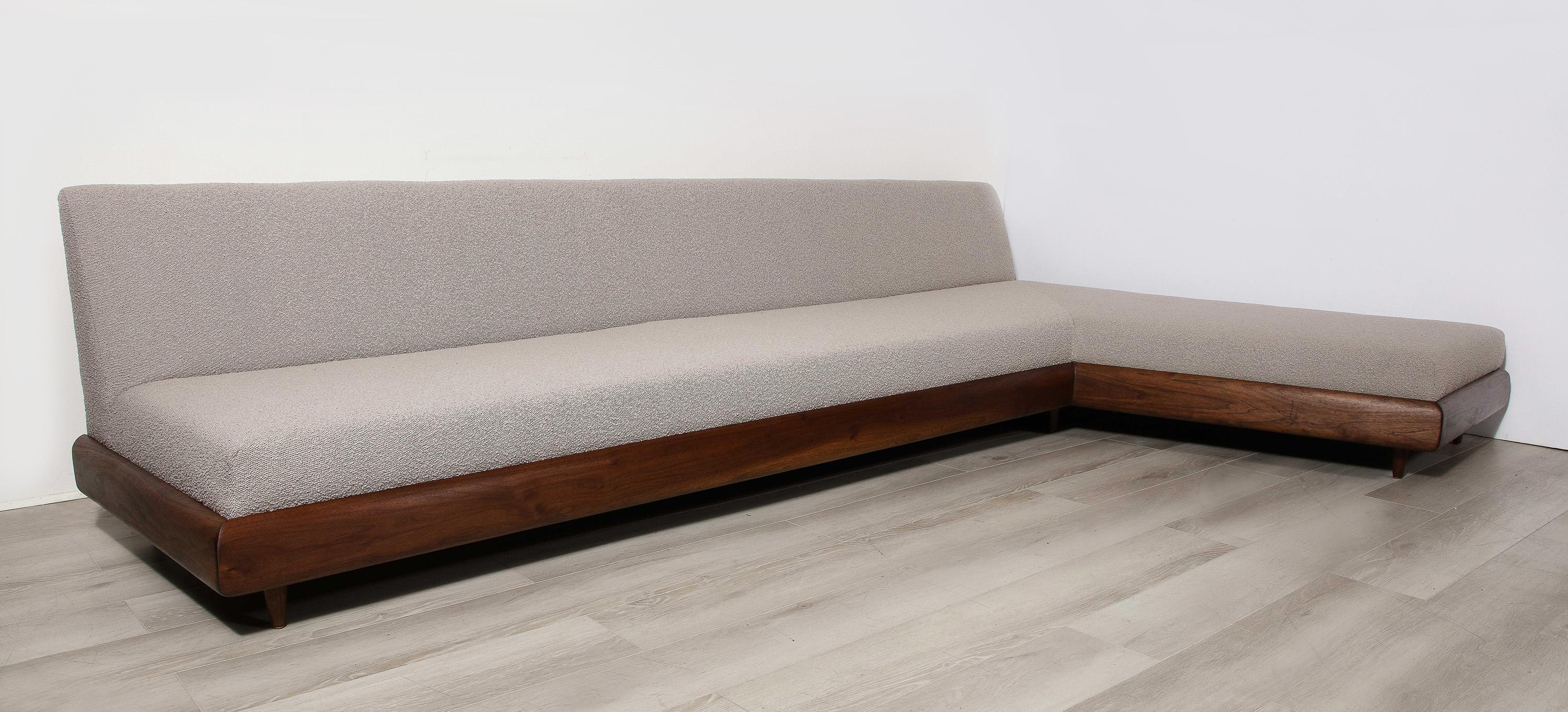 Boomerang-Sofa von Adrian Pearsall im Zustand „Hervorragend“ im Angebot in New York, NY
