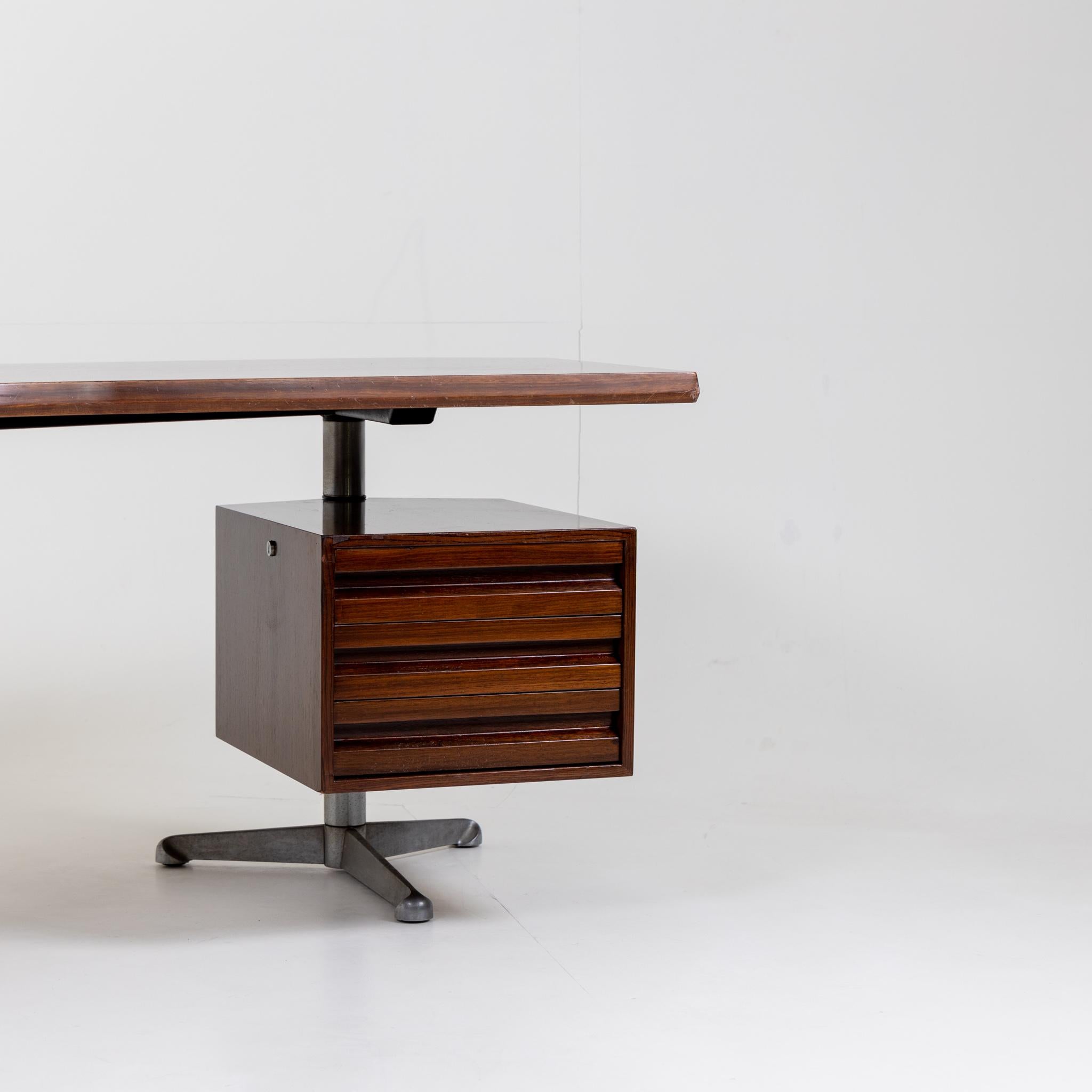 Mid-20th Century Boomerang T96 Desk by Osvaldo Borsani for Tecno, Italy 1950s