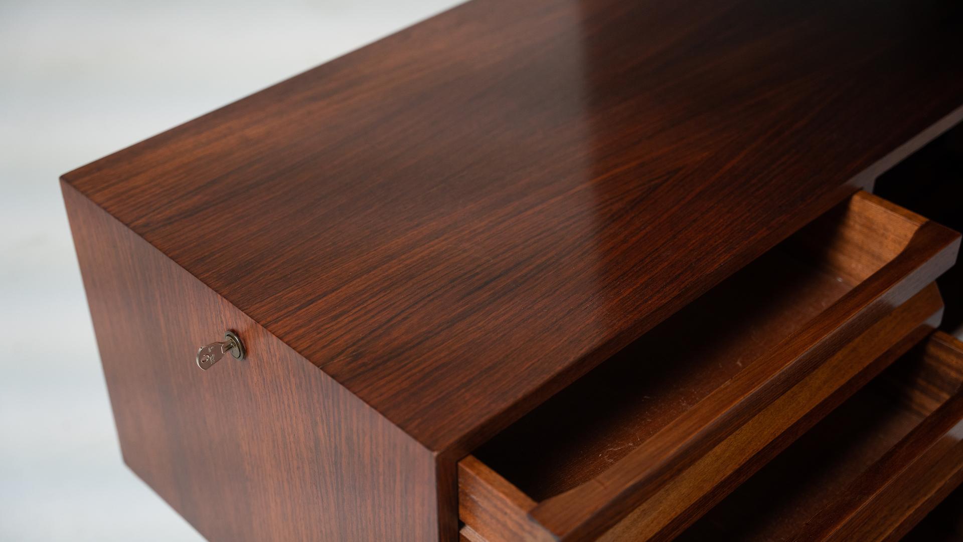 Boomerang T96 Desk by Osvaldo Borsani for Tecno, Italy, 1960s 4