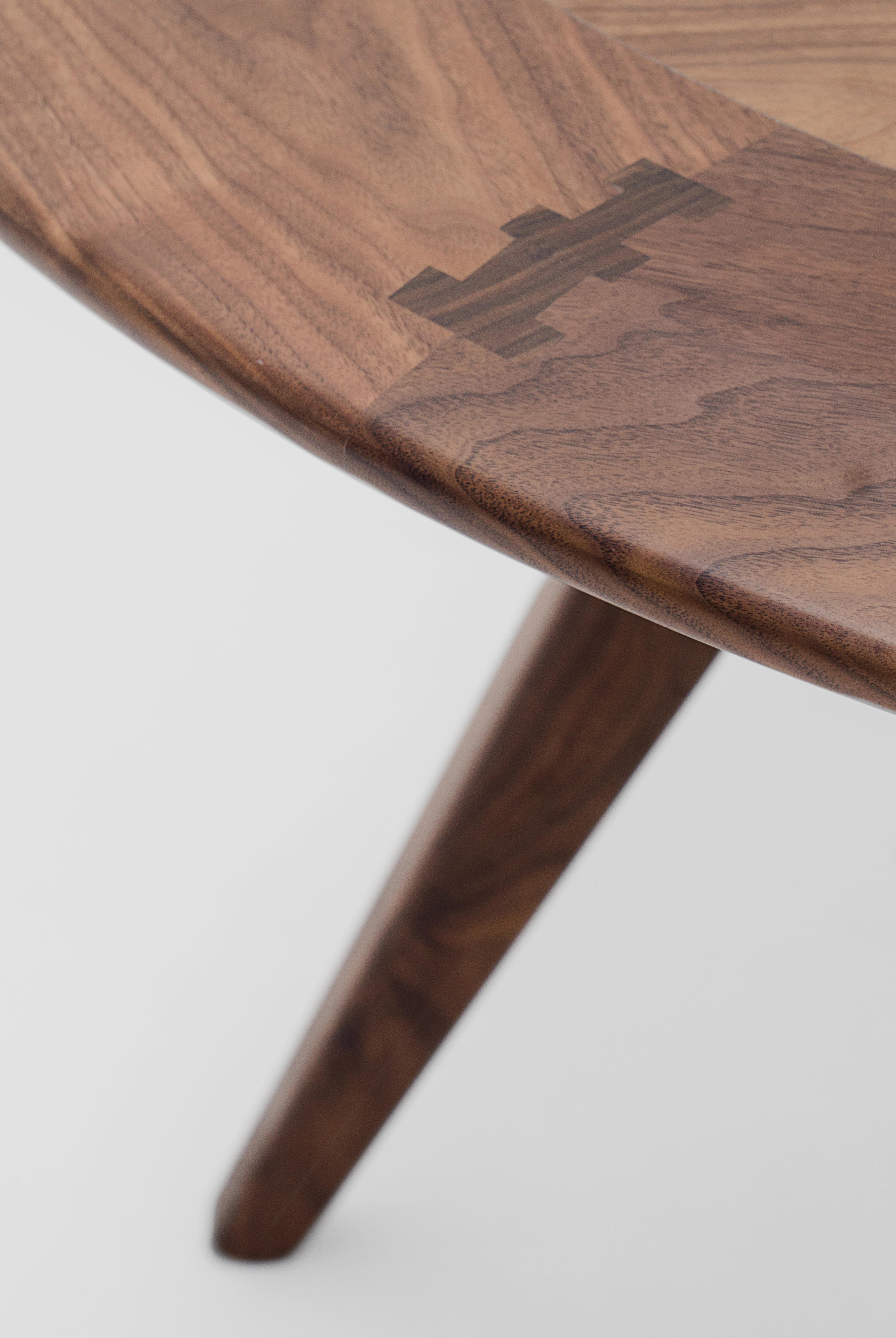 Mid-Century Modern Table Boomerang en vente