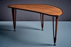 Mesa de centro «Boomerang», triangular, de teca, de BC Møbler (Dinamarca), década de 1960