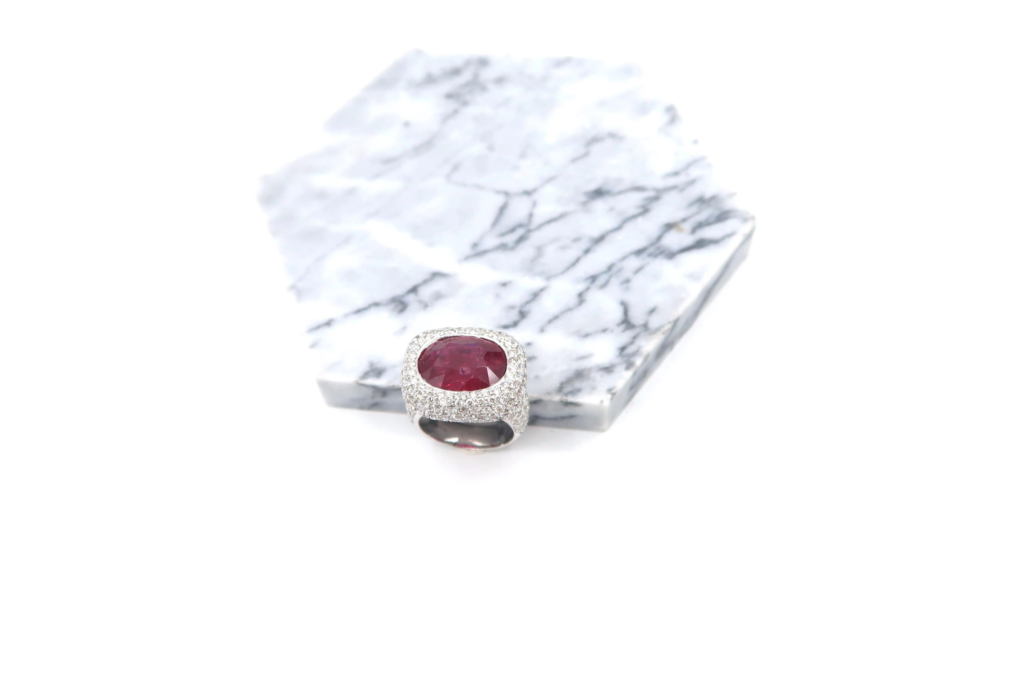 9.80 Carat Oval Shaped Ruby Diamond Pavé White Gold Ring In New Condition In Bangkok, TH