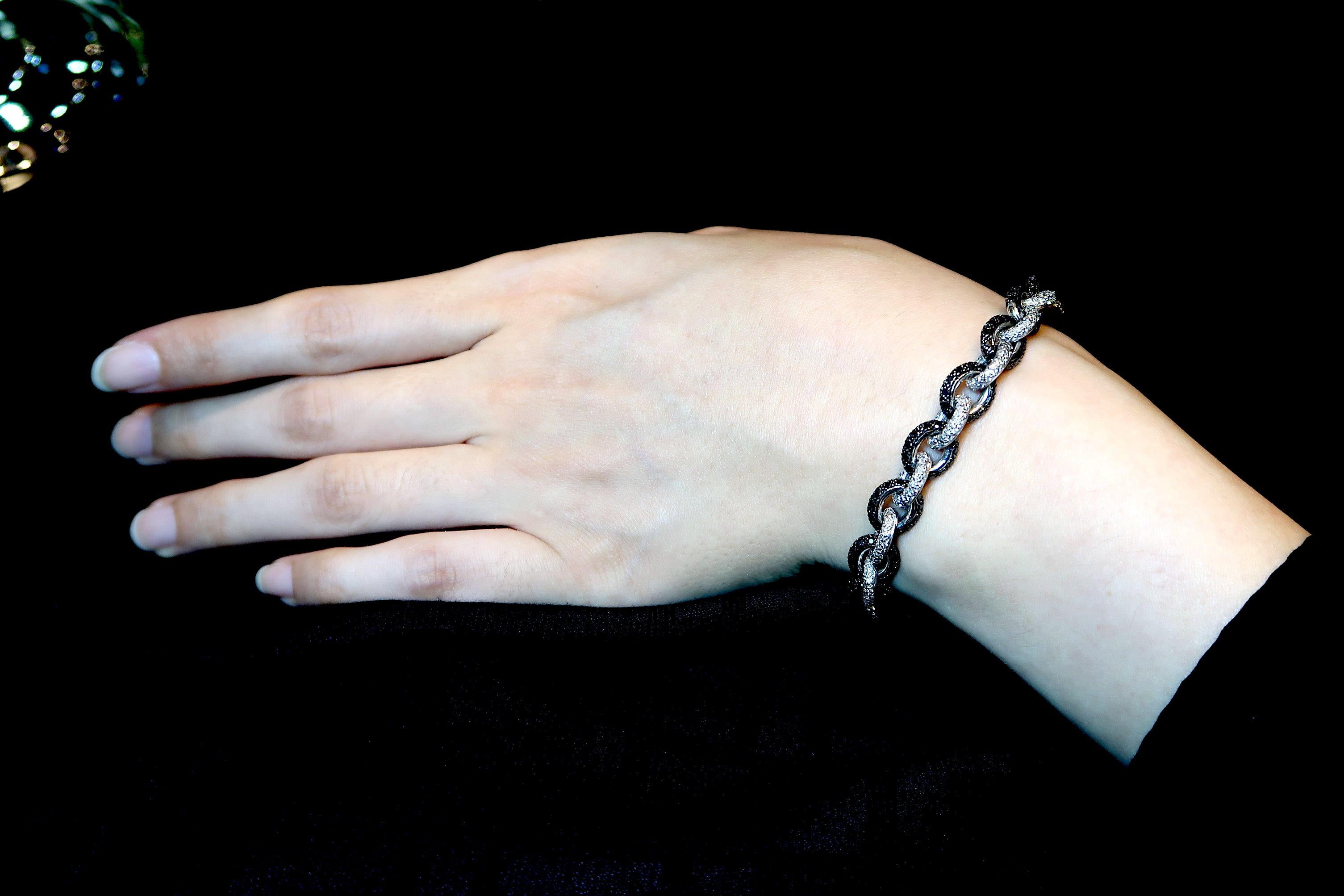 Boon Black White Diamond Pavé Link Chain Bracelet and Chain Necklace 18k Gold In New Condition For Sale In Bangkok, TH