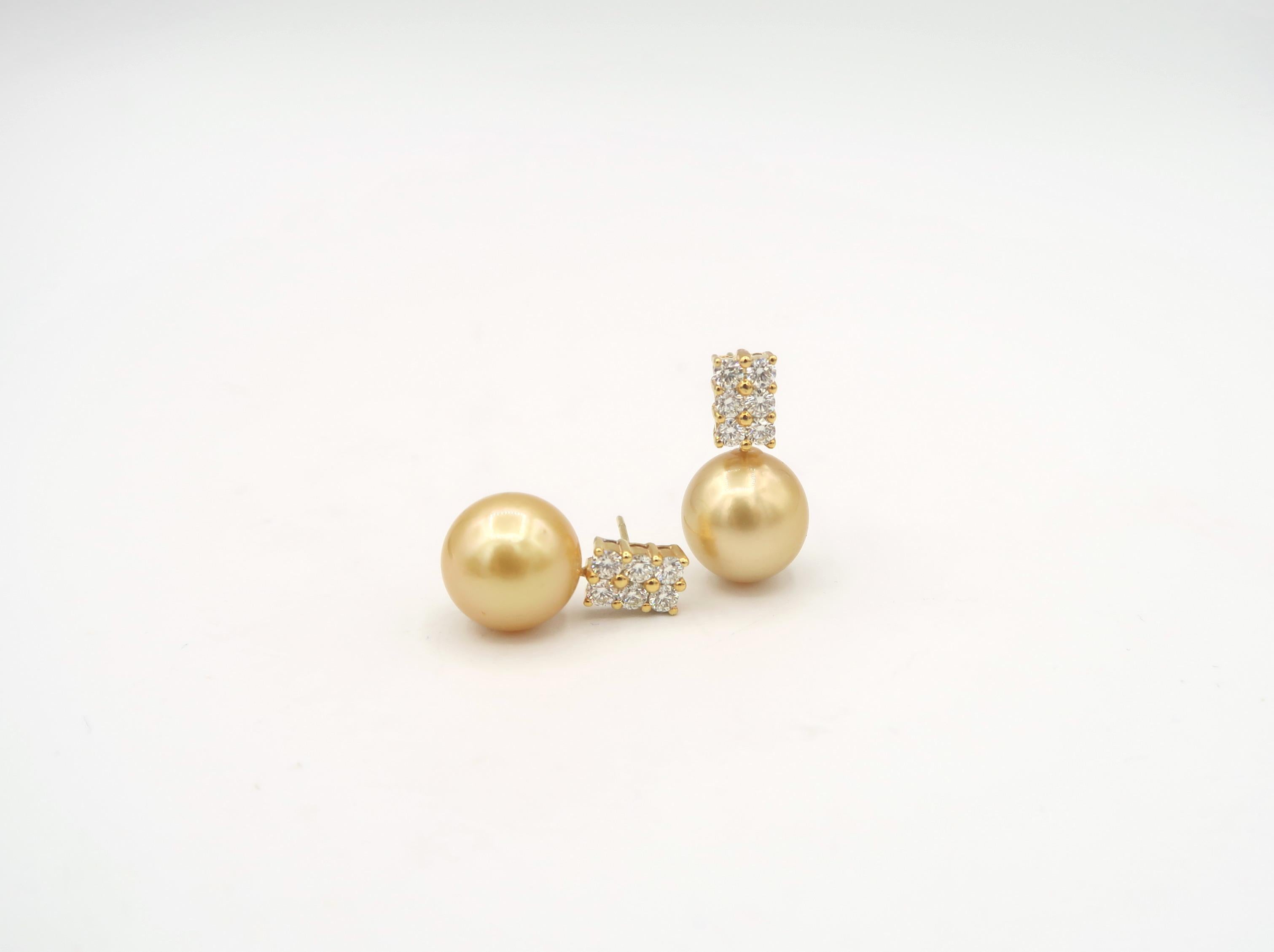 BOON Gold South Sea Pearl with 2 Rows of Diamonds Earrings in 18K Yellow Gold

Diamond: 0.9ct.
Pearl: Gold South Sea Pearls 2 pcs.
Gold: 5.76g.
