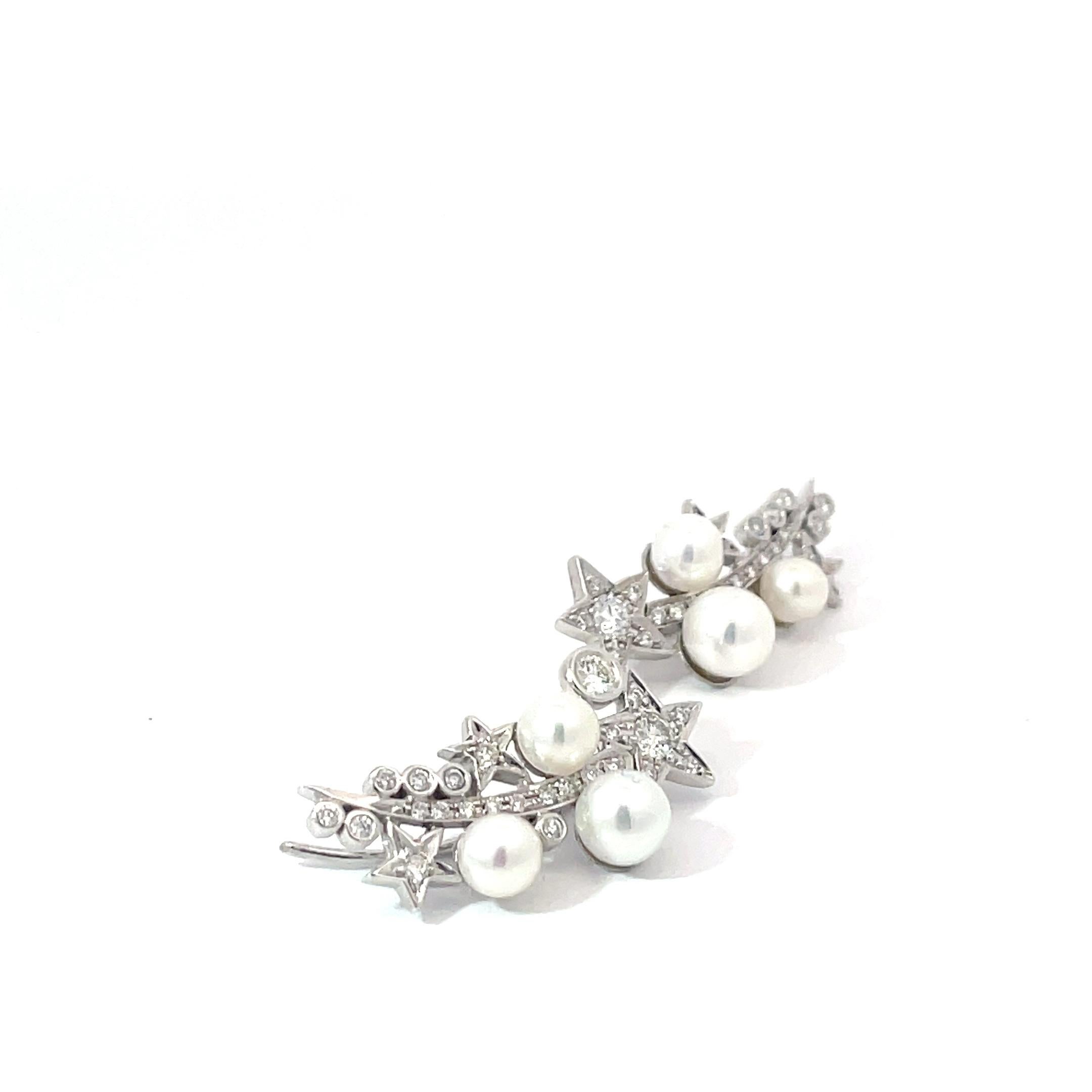 Taglio brillante BOON Moving Across the Sky Orecchini con diamanti e perle in oro bianco 18 carati in vendita