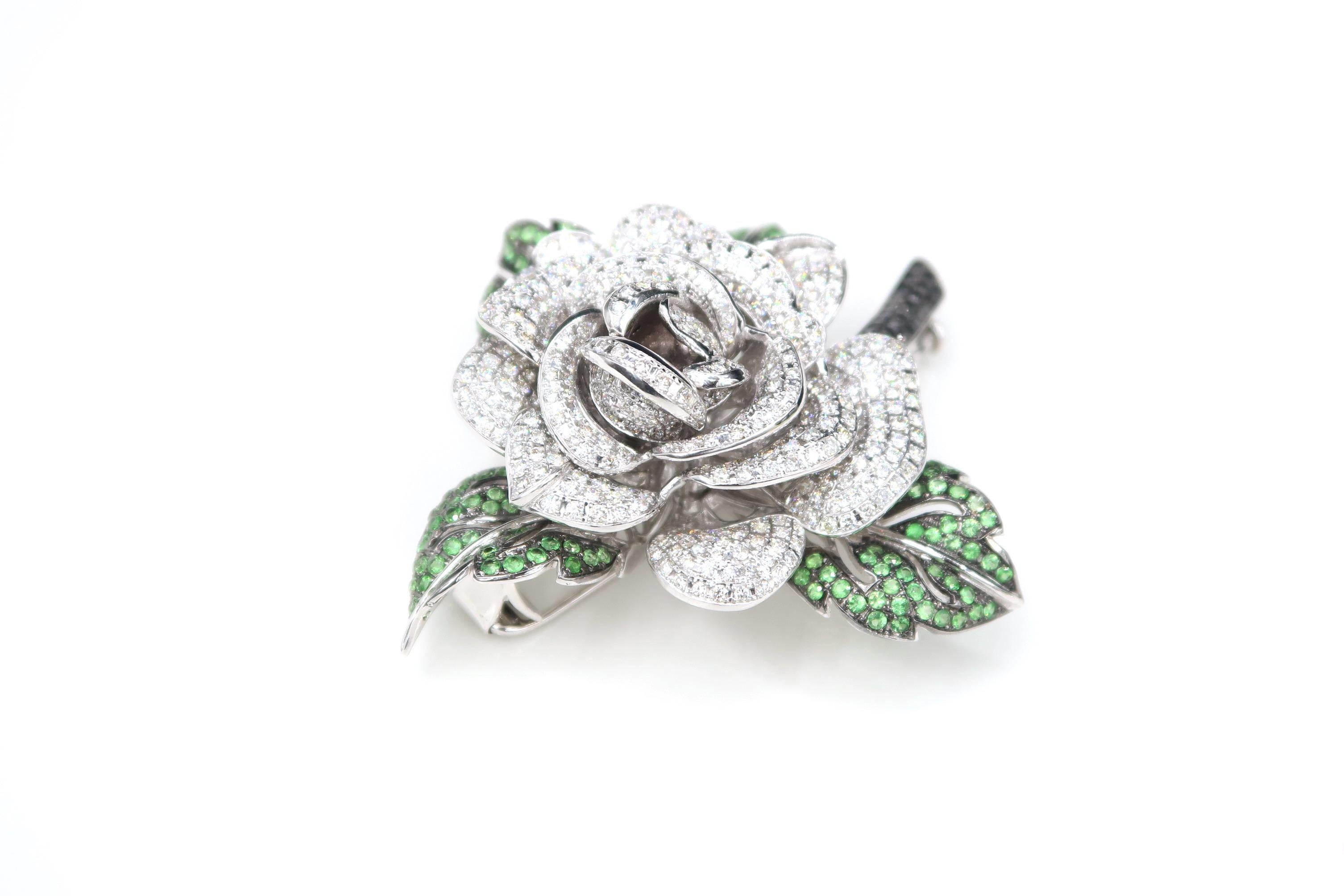 Round Cut Boon Signature White and Black Diamond Green Emerald Gold Rose Brooch For Sale