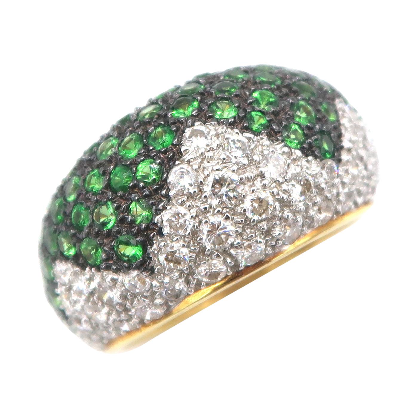 Boon Zigzag Lined Tsavorite and Diamond Pavé 18 Karat Gold Convex Ring For Sale