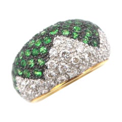 Boon Zigzag Lined Tsavorite and Diamond Pavé 18 Karat Gold Convex Ring