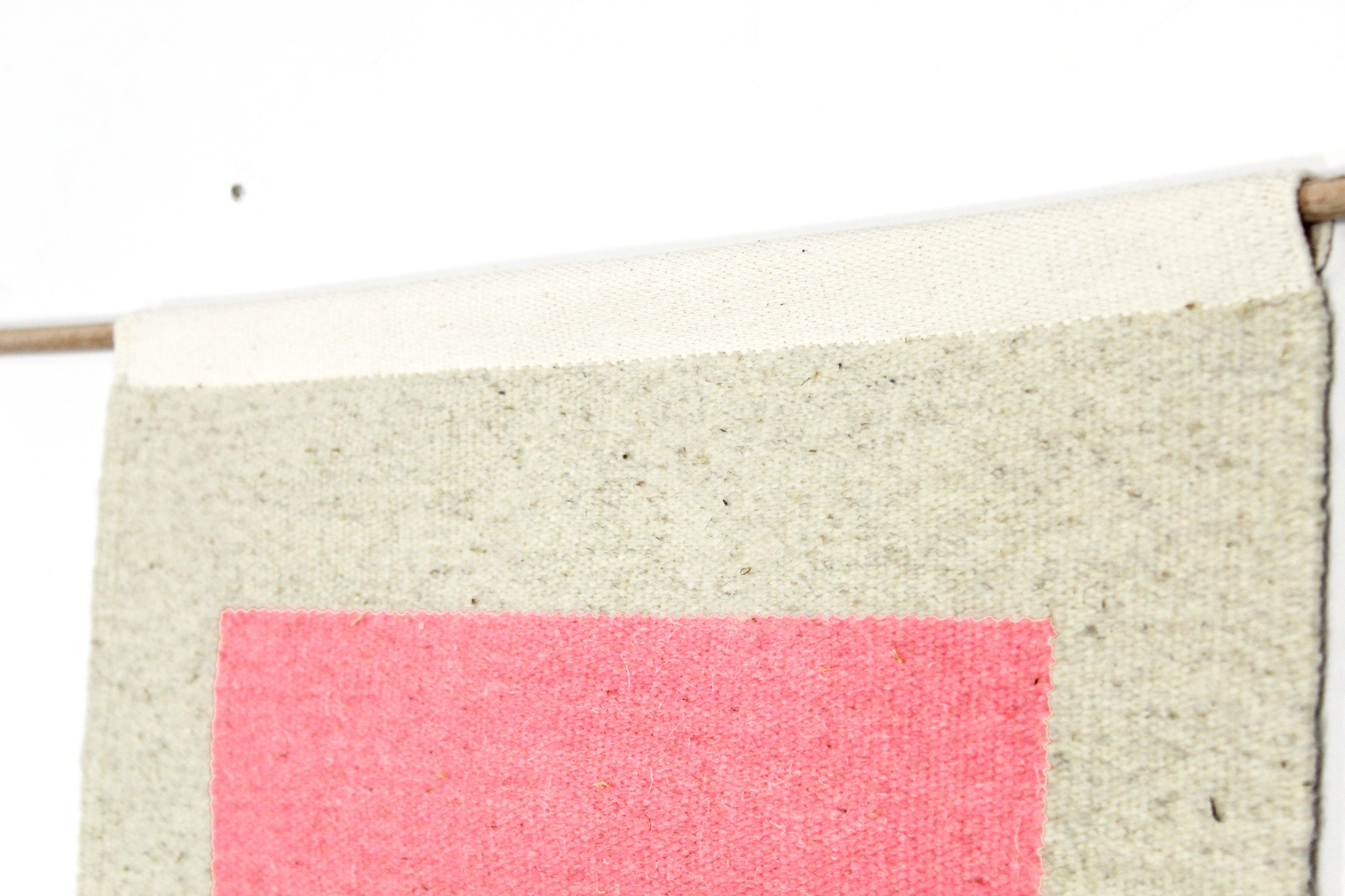 Boos Wandteppich aus Wolle, zeitgenössischer Wandteppich, natürlich gefärbt und handgewebt (Moderne) im Angebot