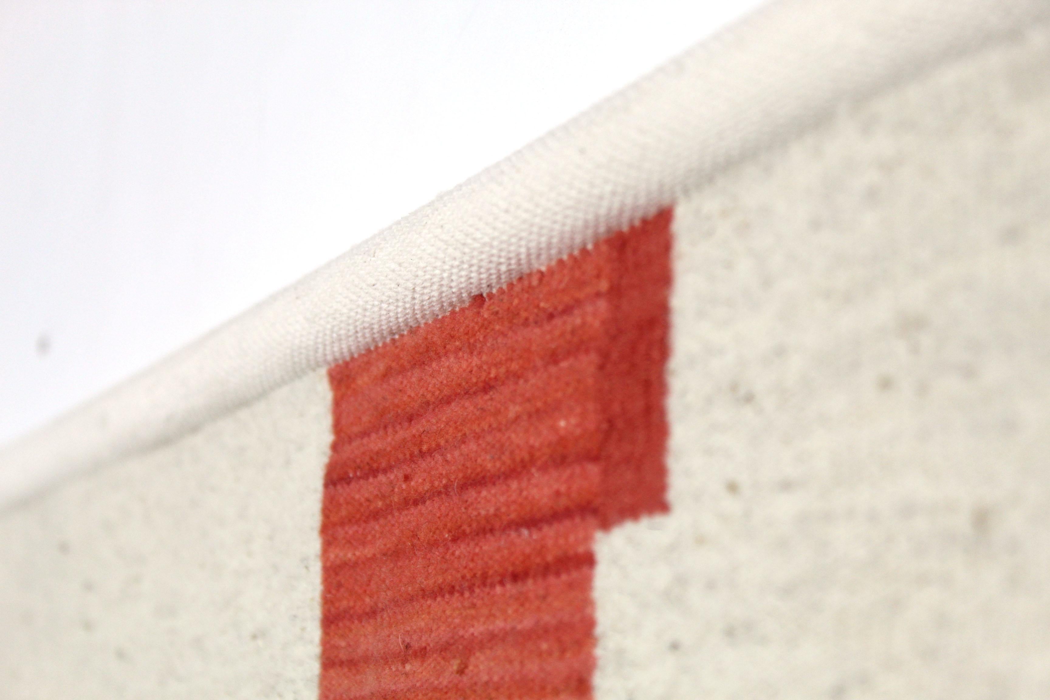Boos Wandteppich aus Wolle, zeitgenössischer Wandteppich, natürlich gefärbt und handgewebt (Handgewebt) im Angebot