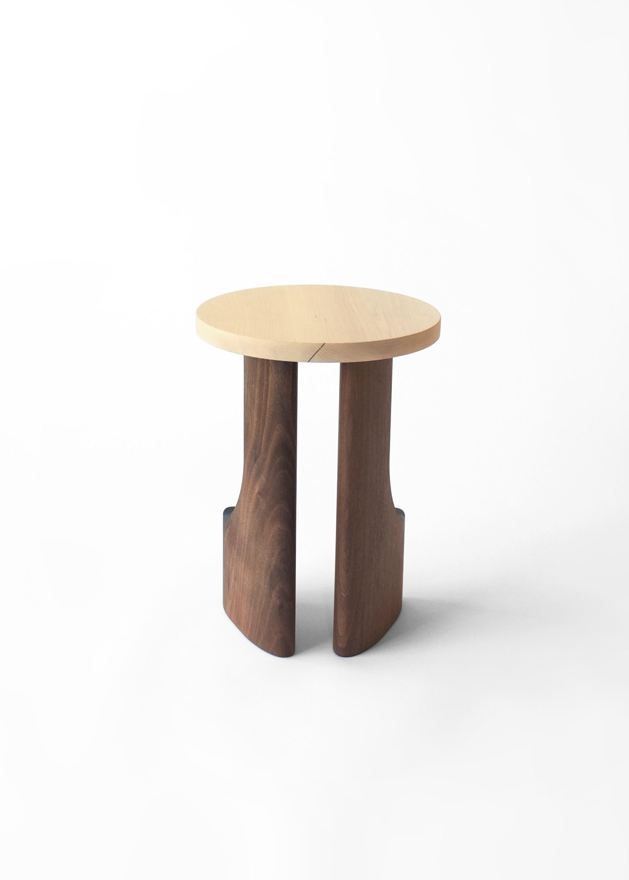 Moderno Sgabello Boot - Sgabello scultoreo moderno in legno massiccio realizzato a mano in vendita