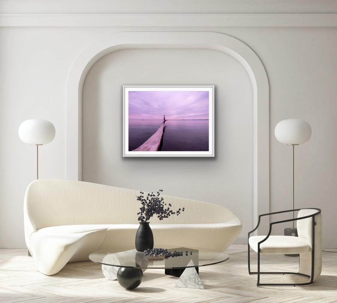 Baia di Andrew Andrews - 0823.0815 - Color Photograph Viola di Bootsy Holler