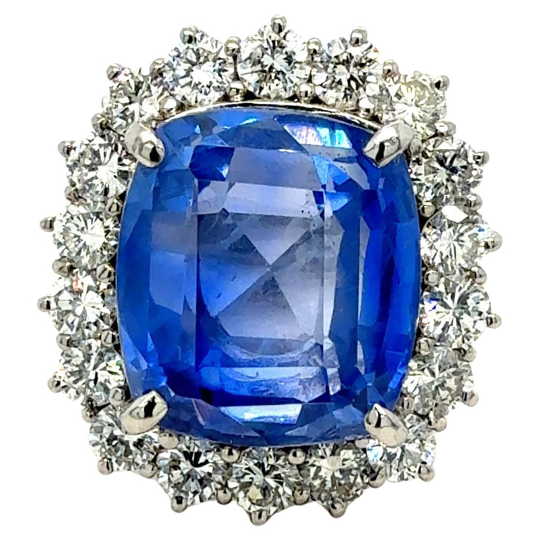 Anello in platino con zaffiro blu dello Sri Lanka e diamanti Bora
Co GIA 21,25ct