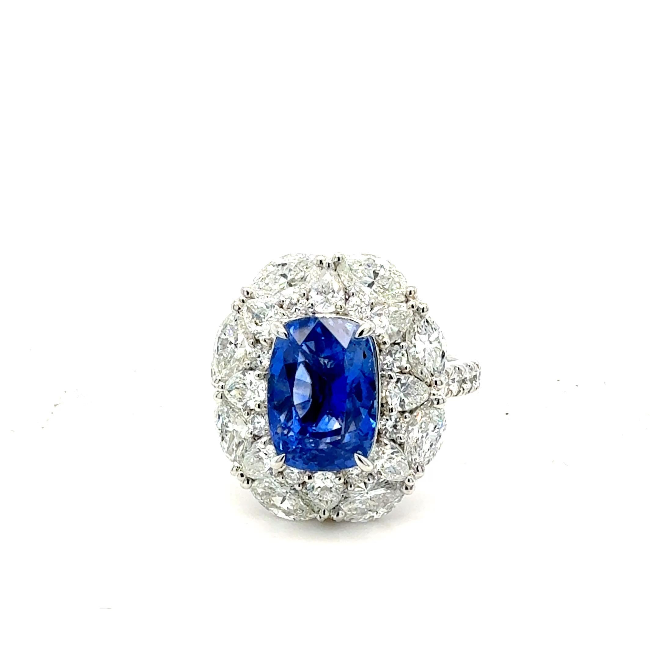 Anello con zaffiro blu e diamanti Bora & Co certificato GIA da 6,02 carati

Magnifica espressione di eleganza classica, questo anello Bora & Co mette in mostra uno zaffiro blu naturale da 6,02 carati certificato GIA, rinomato per la sua profonda