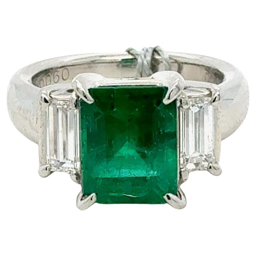 Bora
Co Bague en platine avec émeraude colombienne et diamant certifiés GRS de 2,28ct