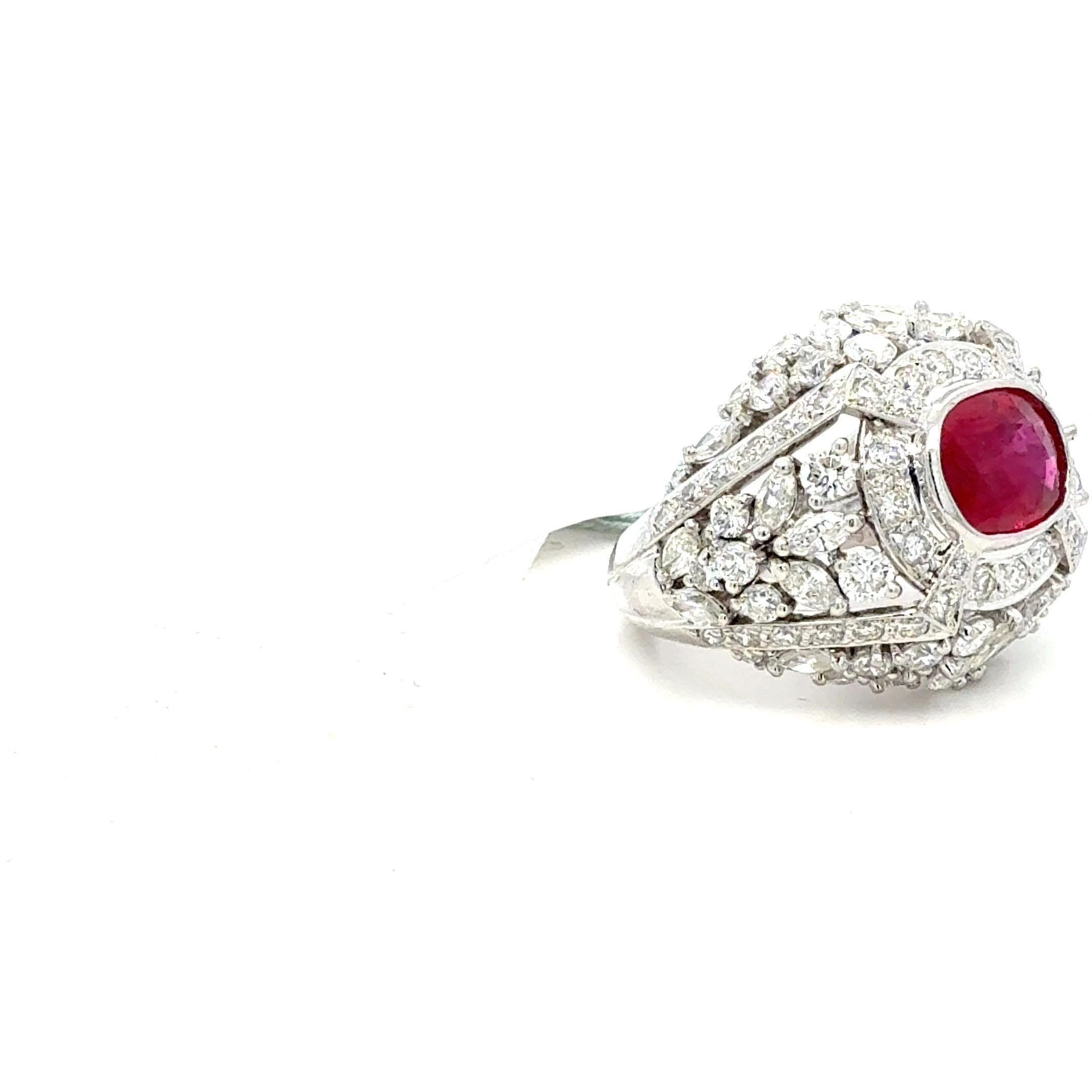 Taglio ovale Bora & Co Anello con rubino di Birmania e diamanti naturali certificato GRS da 3,20 carati in vendita