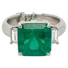 Bora
Co Bague certifiée GRS 4.05ct émeraude colombienne et diamant