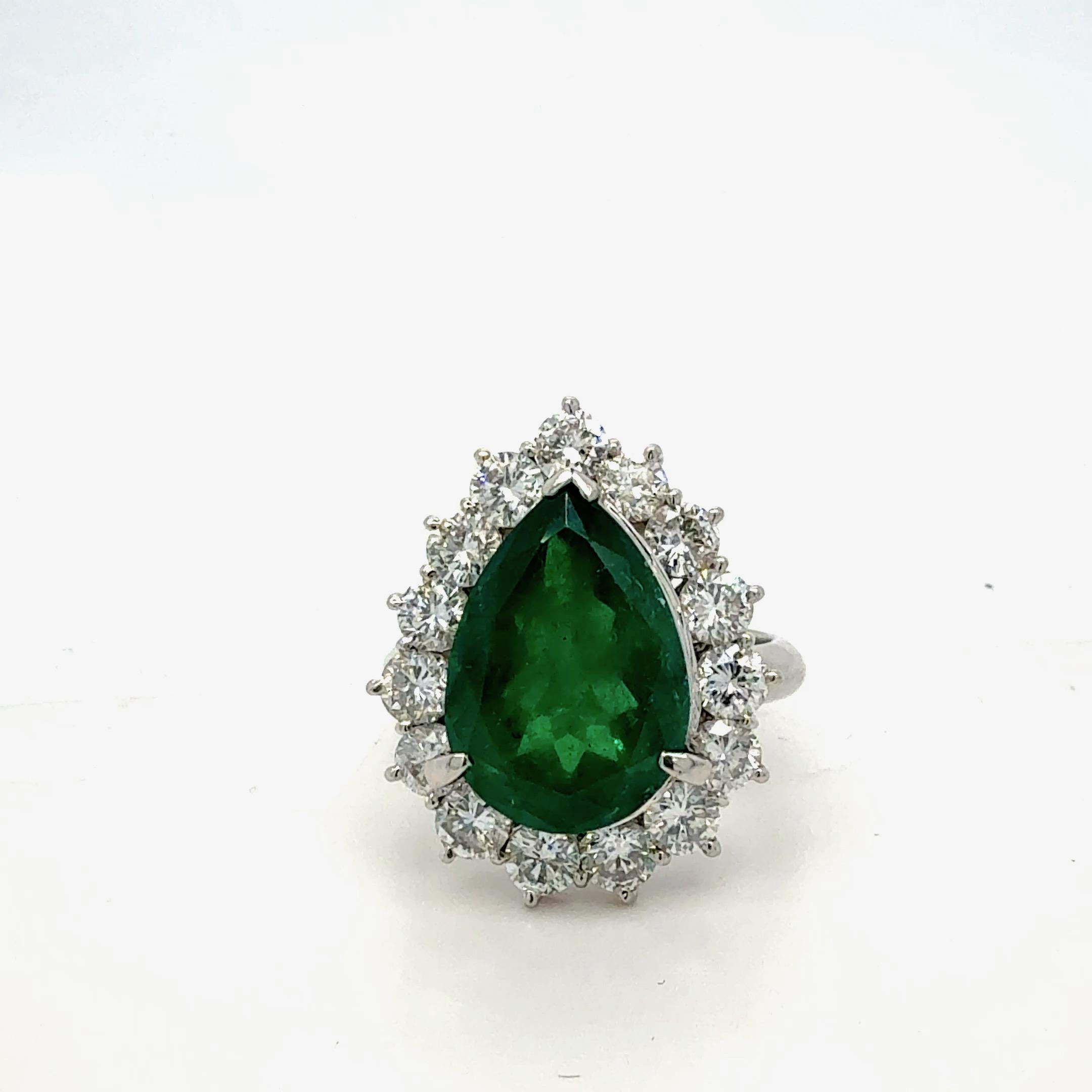 Anello con smeraldo colombiano e diamanti Bora & Co certificato GRS da 4,36 carati In condizioni ottime in vendita a New York, NY