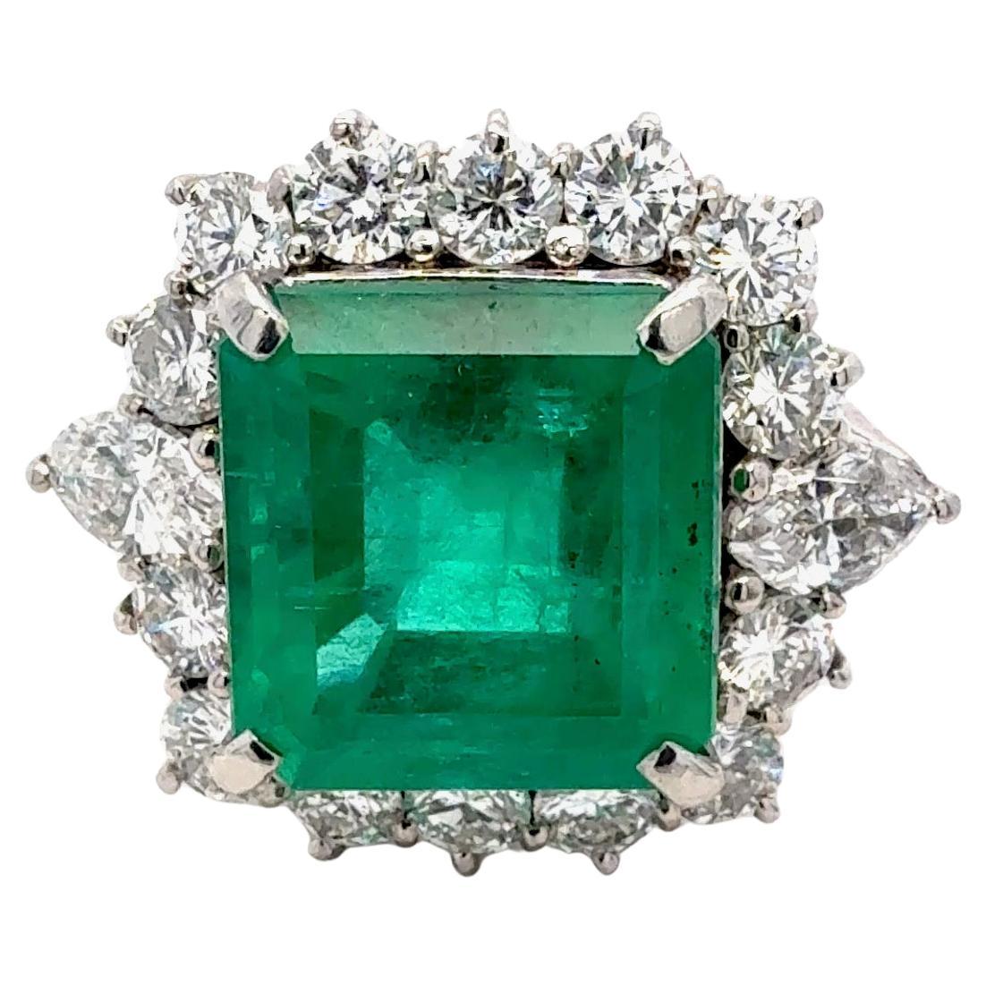 Bora
Co Bague certifiée GRS 7,12ct émeraude colombienne et diamant