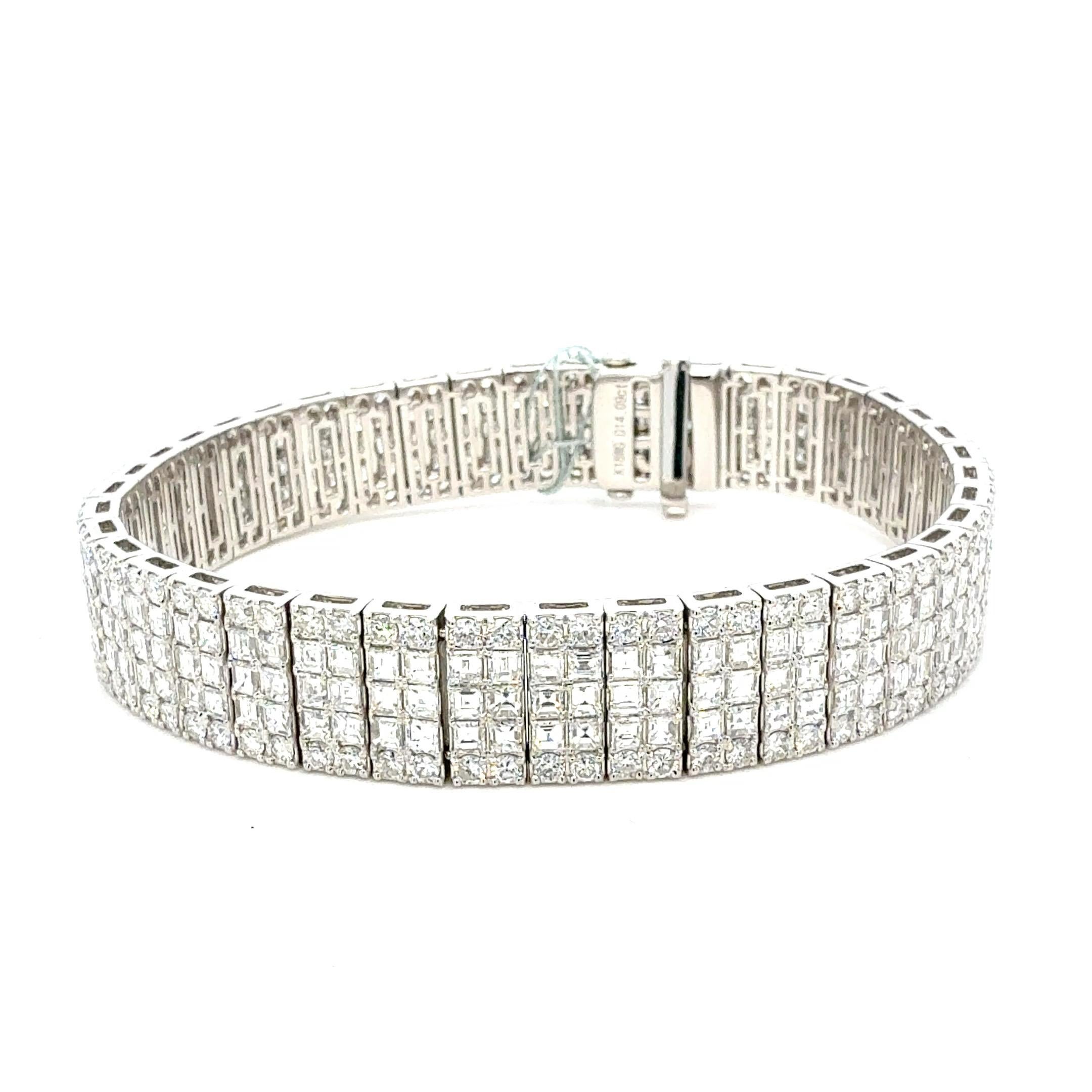 Bora & Co Unsichtbare Illusion Diamant-Armband mit Prinzessinnenschliff

Dieses Armband von Bora & Co ist ein atemberaubendes Beispiel für Brillanz und Handwerkskunst. Es besteht aus 14,09 Karat natürlichen weißen Diamanten im Prinzess-Schliff, die