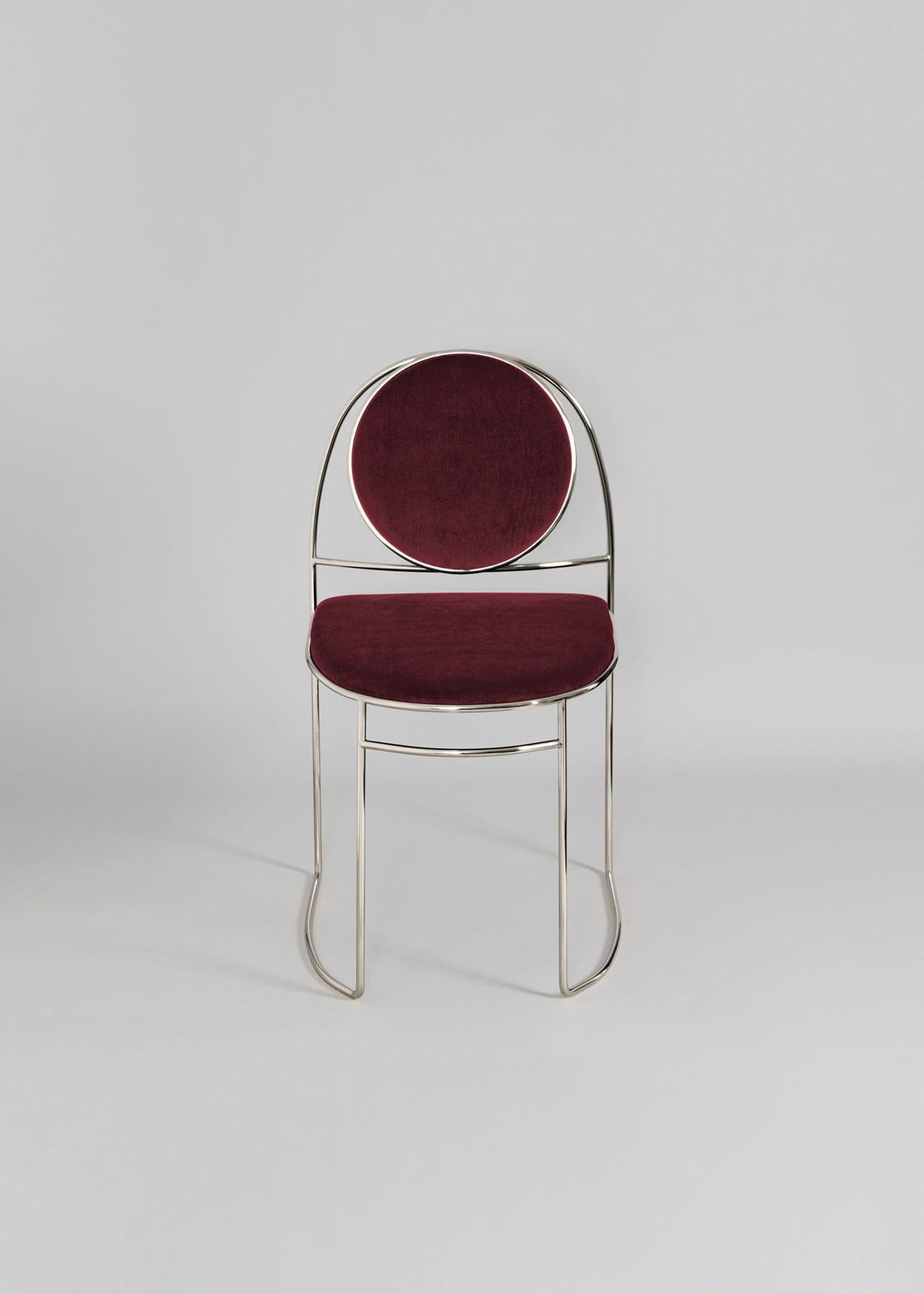 Sedia Bord Chr Ducale BZ di Enrico Girotti ENRICO
Dimensioni: L. 53 x P. 55 x H. 87 cm
Materiali: Acciaio massiccio sagomato con finitura Oro Lucido e rivestimento in velluto.
Peso: 7 kg. 

Enrico Girotti è un designer industriale che ha trovato