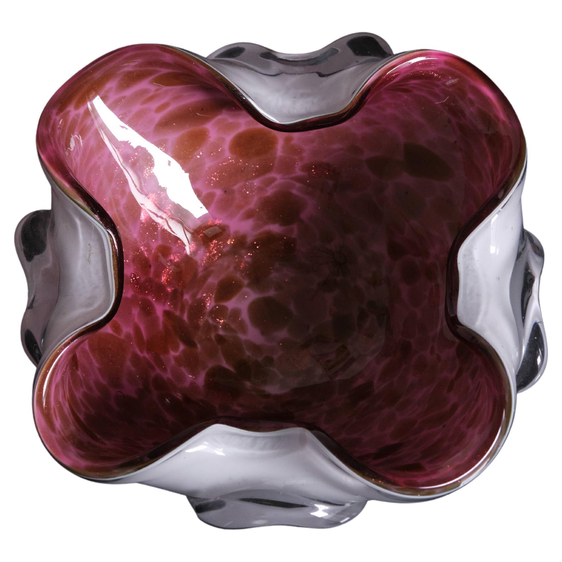 Burdeos  y cuenco blanco de cristal de Murano, Italia, años 50