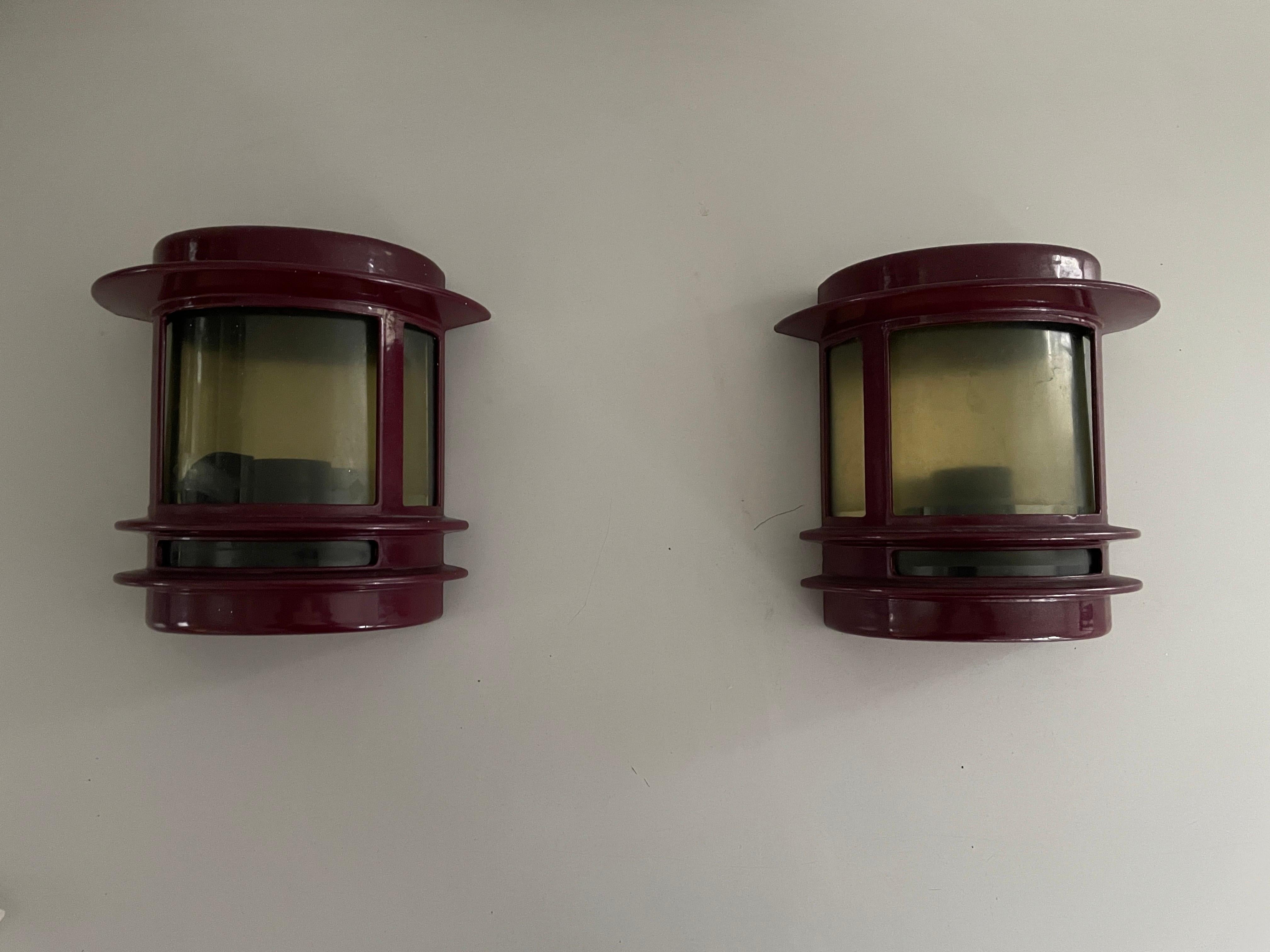 Bordeaux Colour Metal Pair of Outdoor Sconces, 1970s, Germany

Very nice high quality wall lamps.

Lamps are in very good vintage condition.


These lamps works with E27 standard light bulbs. 
Wired and suitable to use in all countries. (110-220