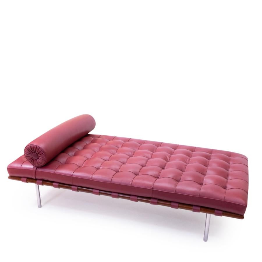 Leather daybed designed by Ludwig Mies van der Rohe during the late 1920s.

This piece was originally designed for use in the German Pavilion during the 1929 International Exposition in Barcelona, and was later taken into production by Knoll since