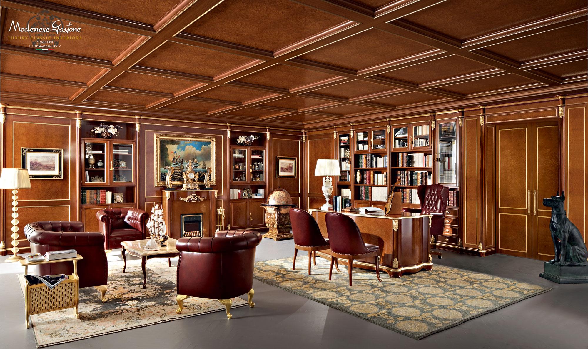 Néoclassique Chaise d'invité de bureau de direction en cuir bordeaux par Modenese Luxury Interiors en vente