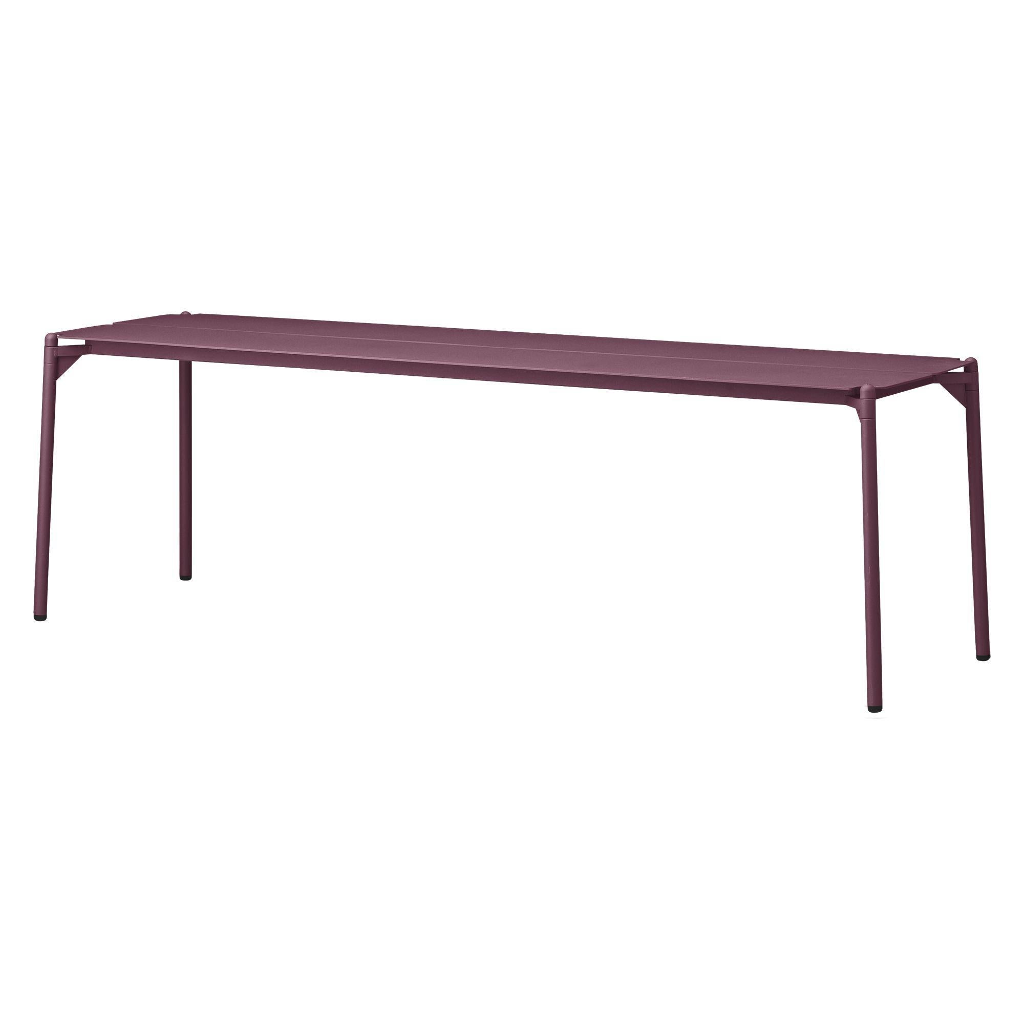 Bordeaux Minimalist bench
Dimensions: D 145 x W 43.3 x H 45.5 cm 
Materials: Steel w. Matte powder coating & aluminum w. Matte powder coating.
Available in colors: Taupe, bordeaux, forest, ginger bread, black and, black and gold.

With NOVO