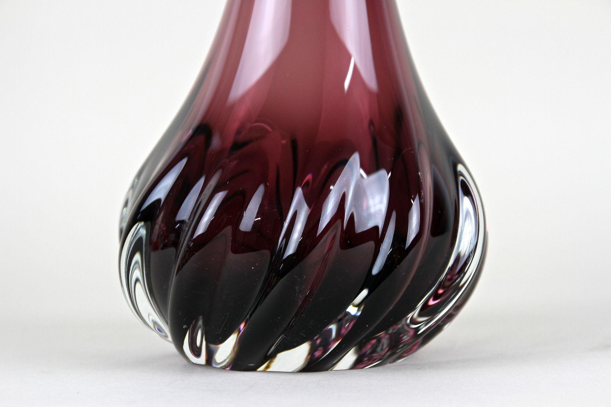 Bordeaux Red Murano Glass Long Neck Vase, 20th Century, Italy circa 1970 For Sale 5