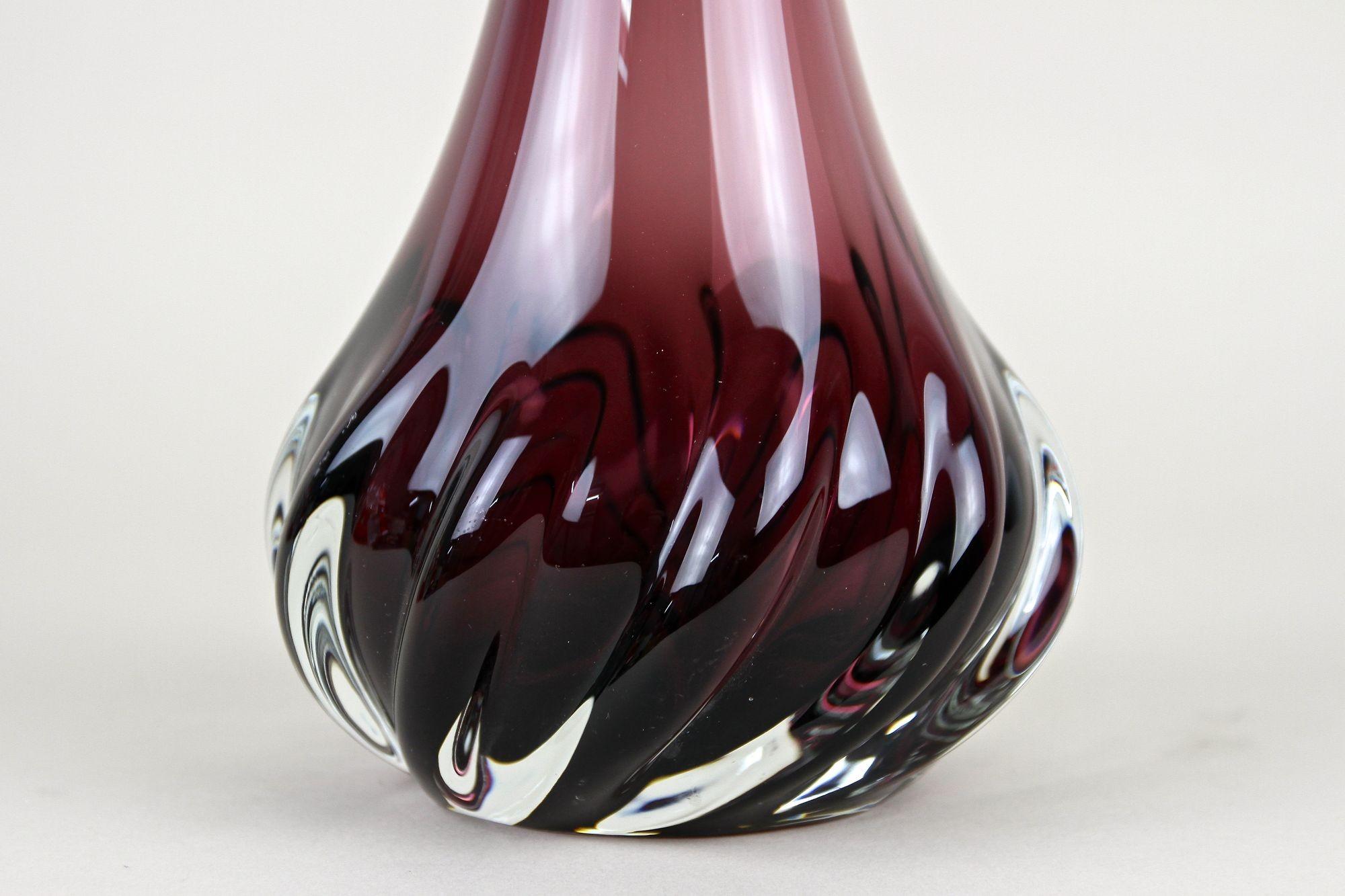 Bordeaux Red Murano Glass Long Neck Vase, 20th Century, Italy circa 1970 For Sale 3