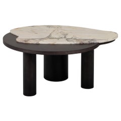 Table basse Bordeira Compact, conçue par Rute Martins, en granit de Patagonie et chêne noir