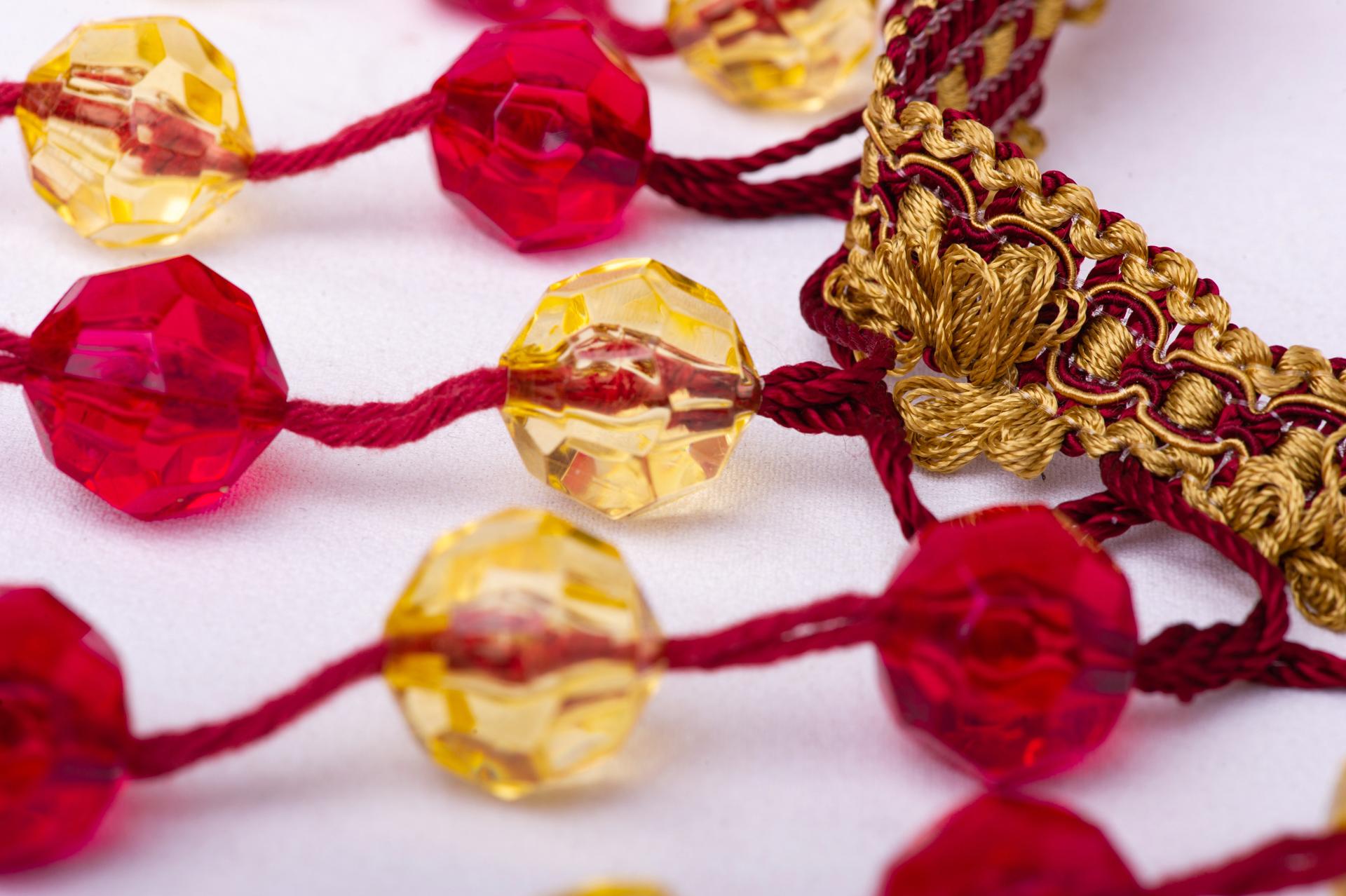 Garnitures, bordures ou franges avec pendentifs Excellent état - En vente à Alessandria, Piemonte