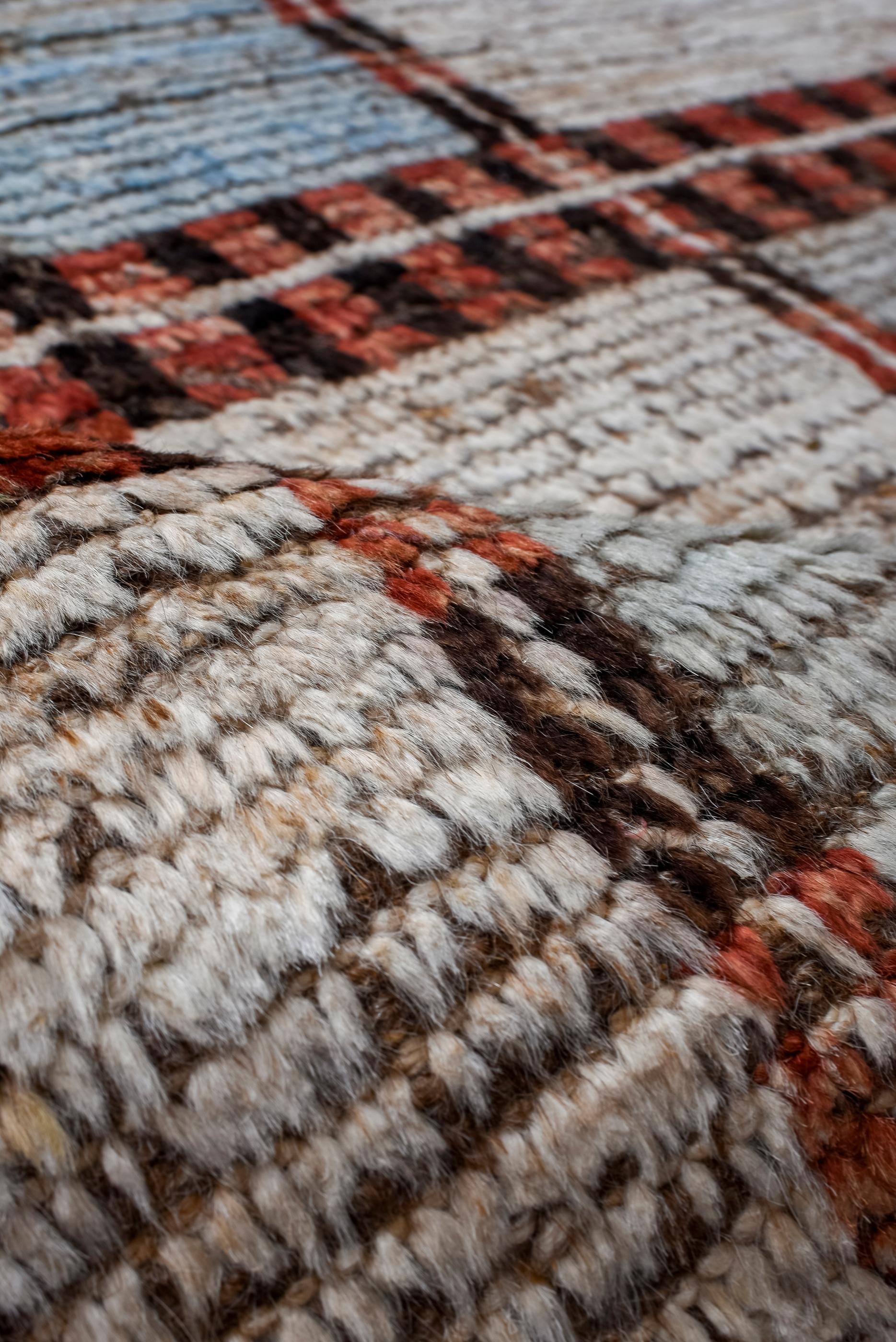 Randloser, quadratischer Tulu-Teppich mit rechteckigem Design (Wolle) im Angebot