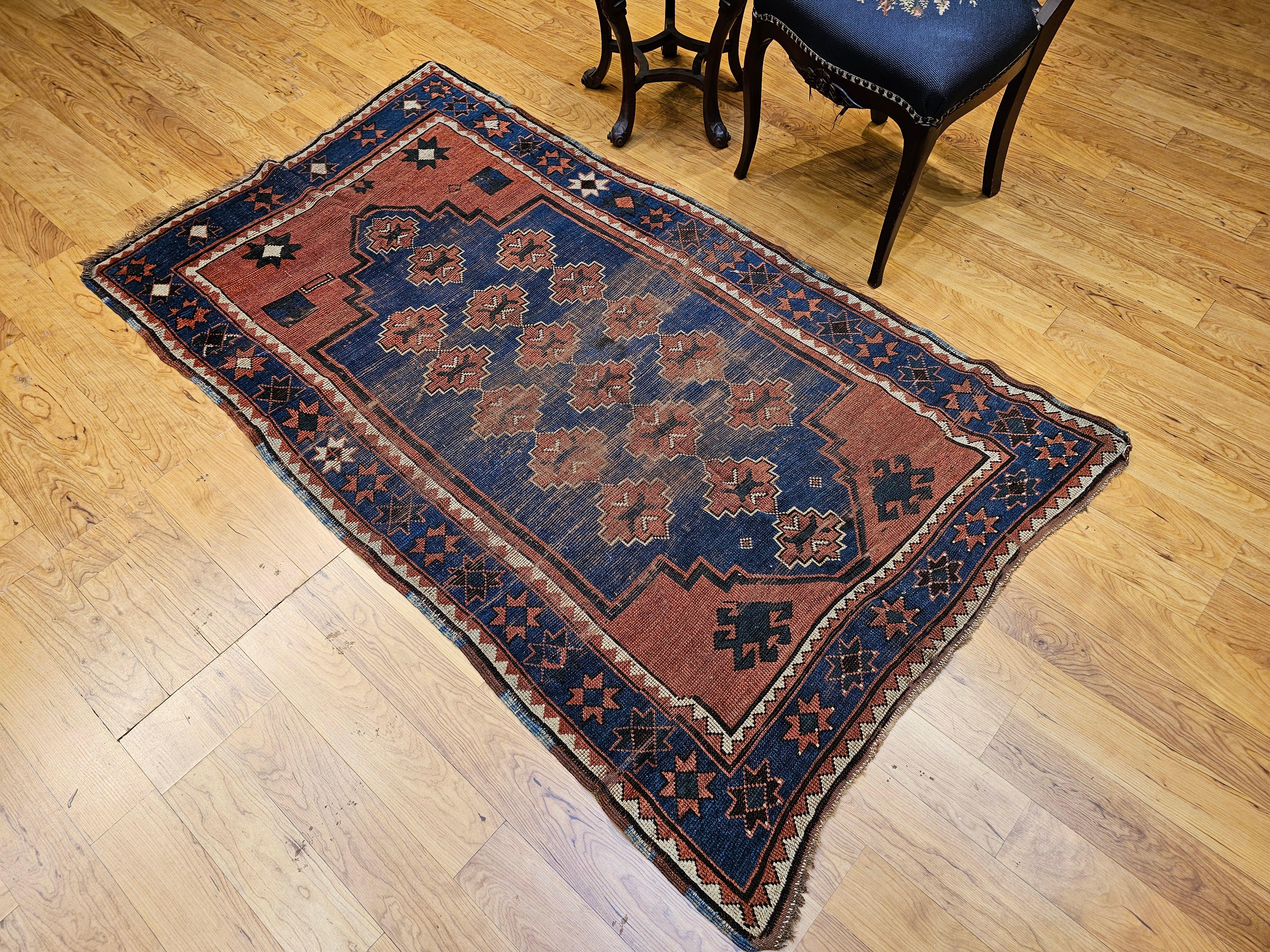 Tapis Bordjalou caucasien du 19ème siècle en bleu abrash en vente 7