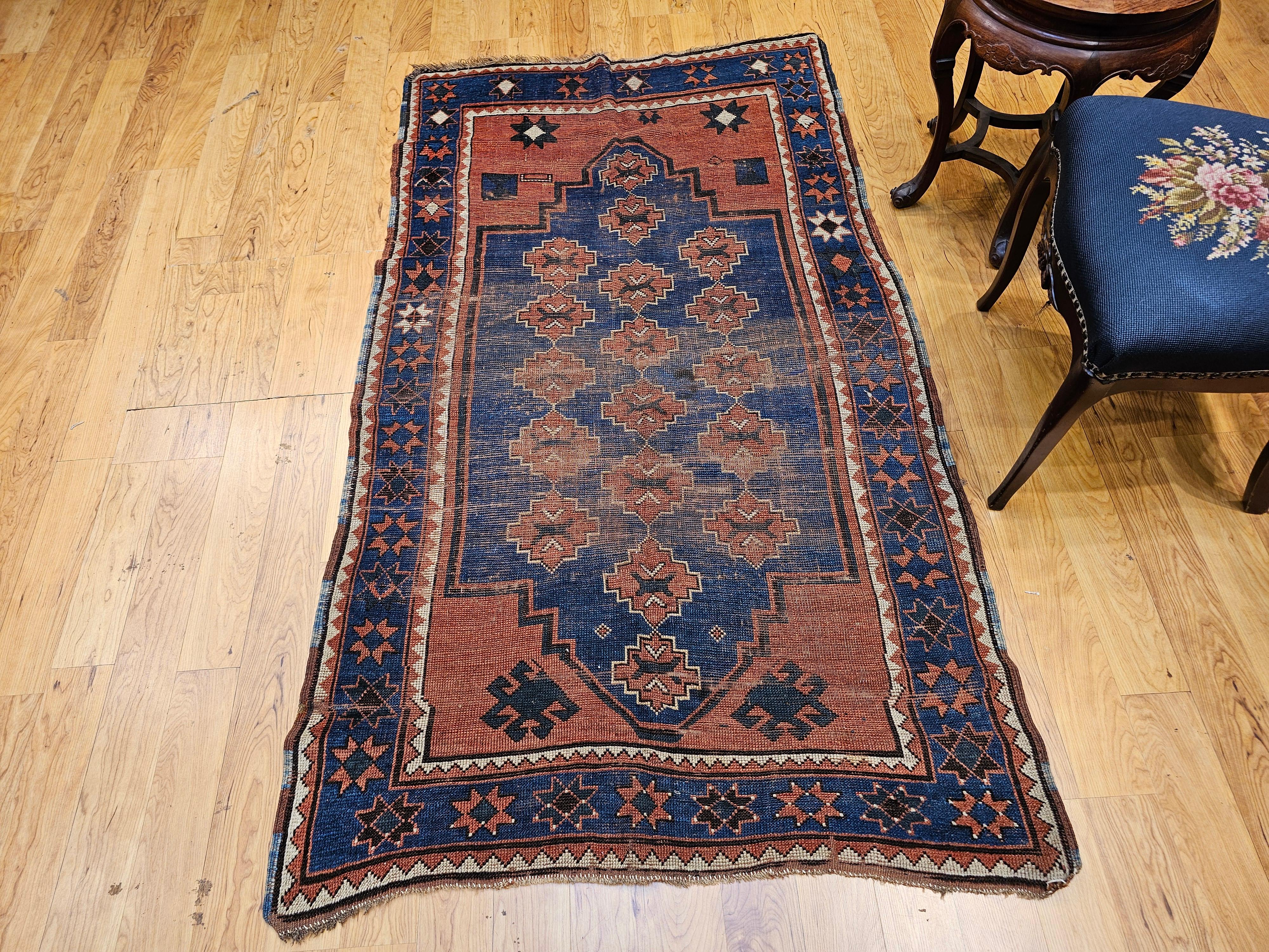 Tapis Bordjalou caucasien du 19ème siècle en bleu abrash en vente 8