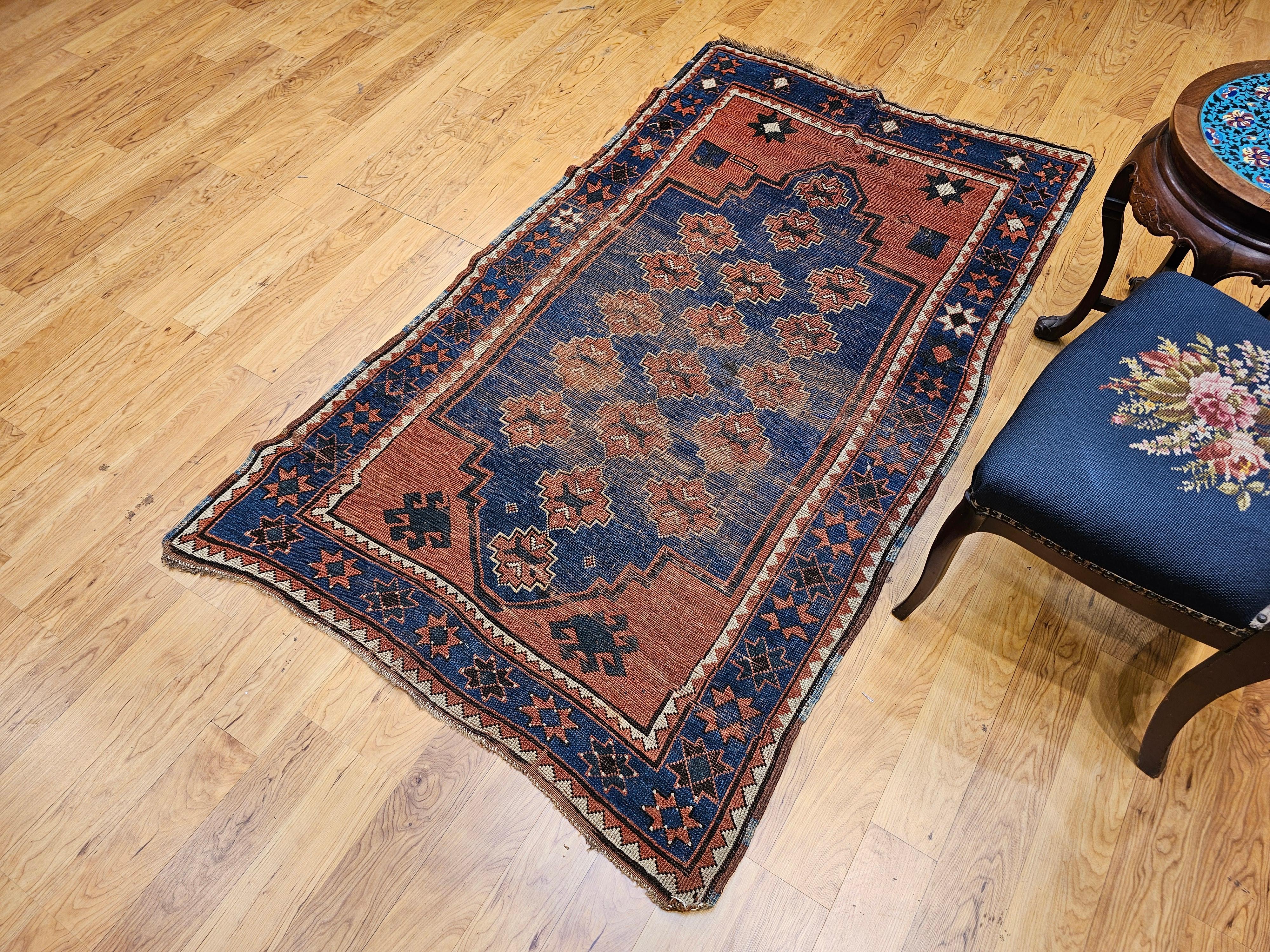 Tapis Bordjalou caucasien du 19ème siècle en bleu abrash en vente 9