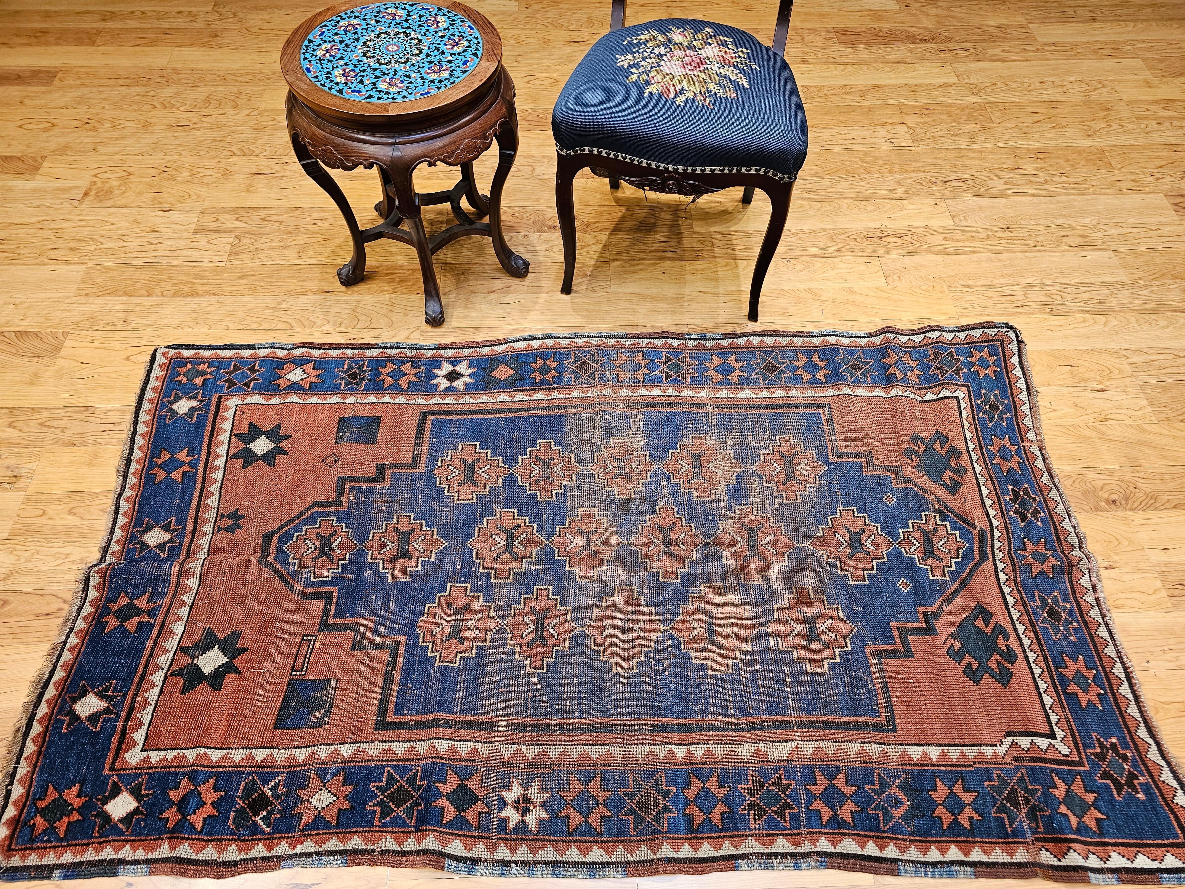 Tapis Bordjalou caucasien du 19ème siècle en bleu abrash en vente 10