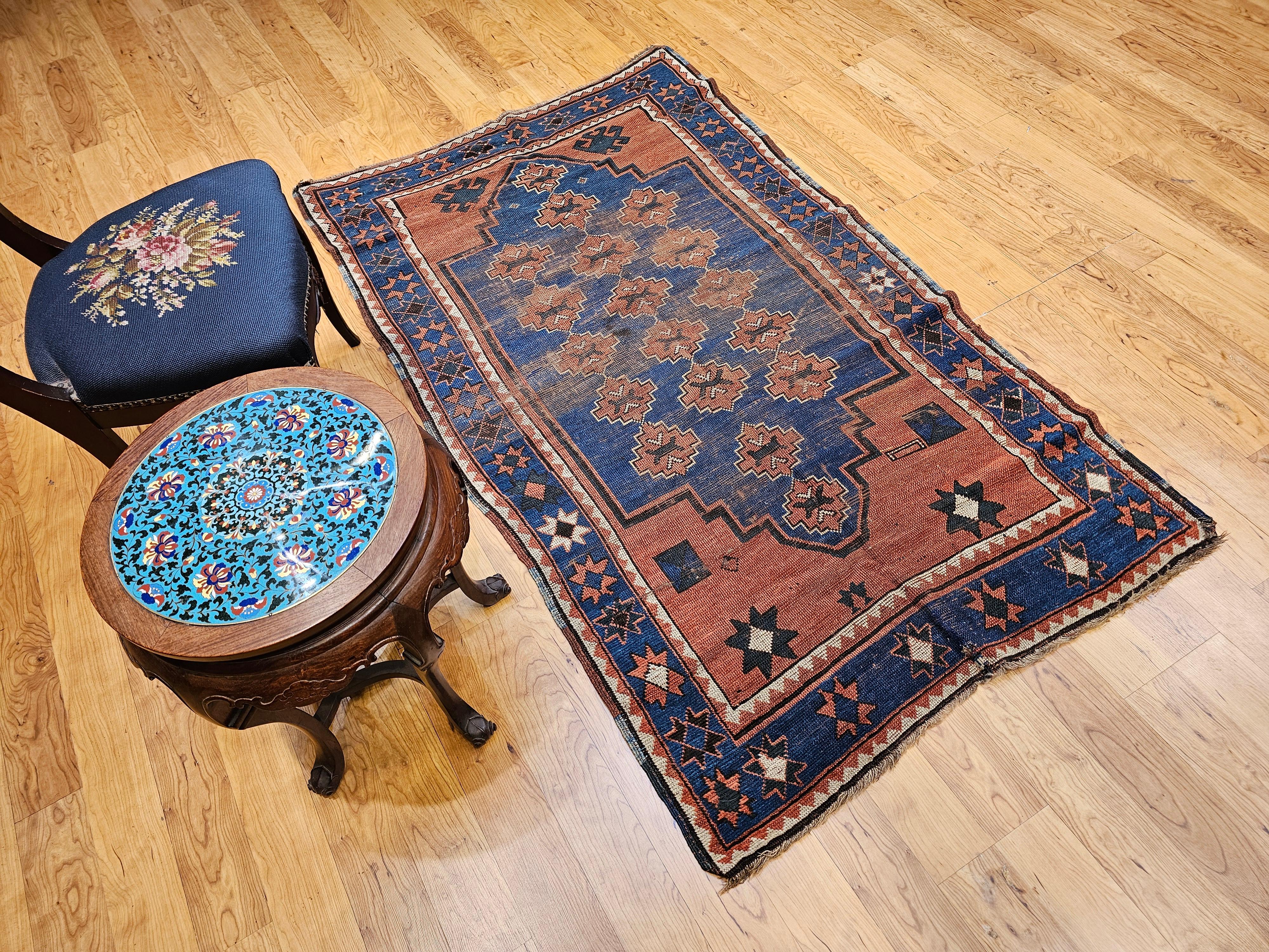 Tapis Bordjalou caucasien du 19ème siècle en bleu abrash en vente 11