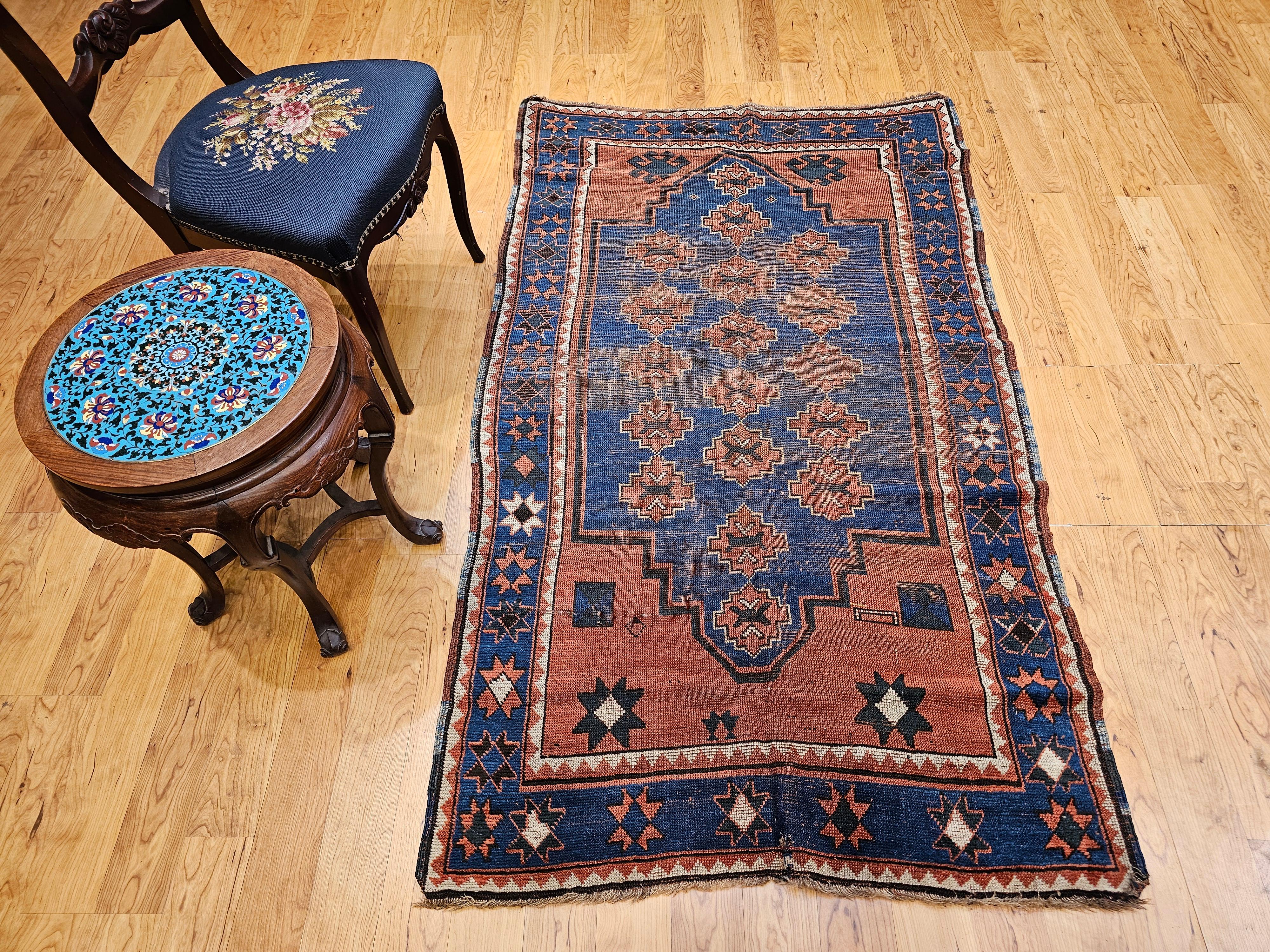 Tapis Bordjalou caucasien du 19ème siècle en bleu abrash en vente 12