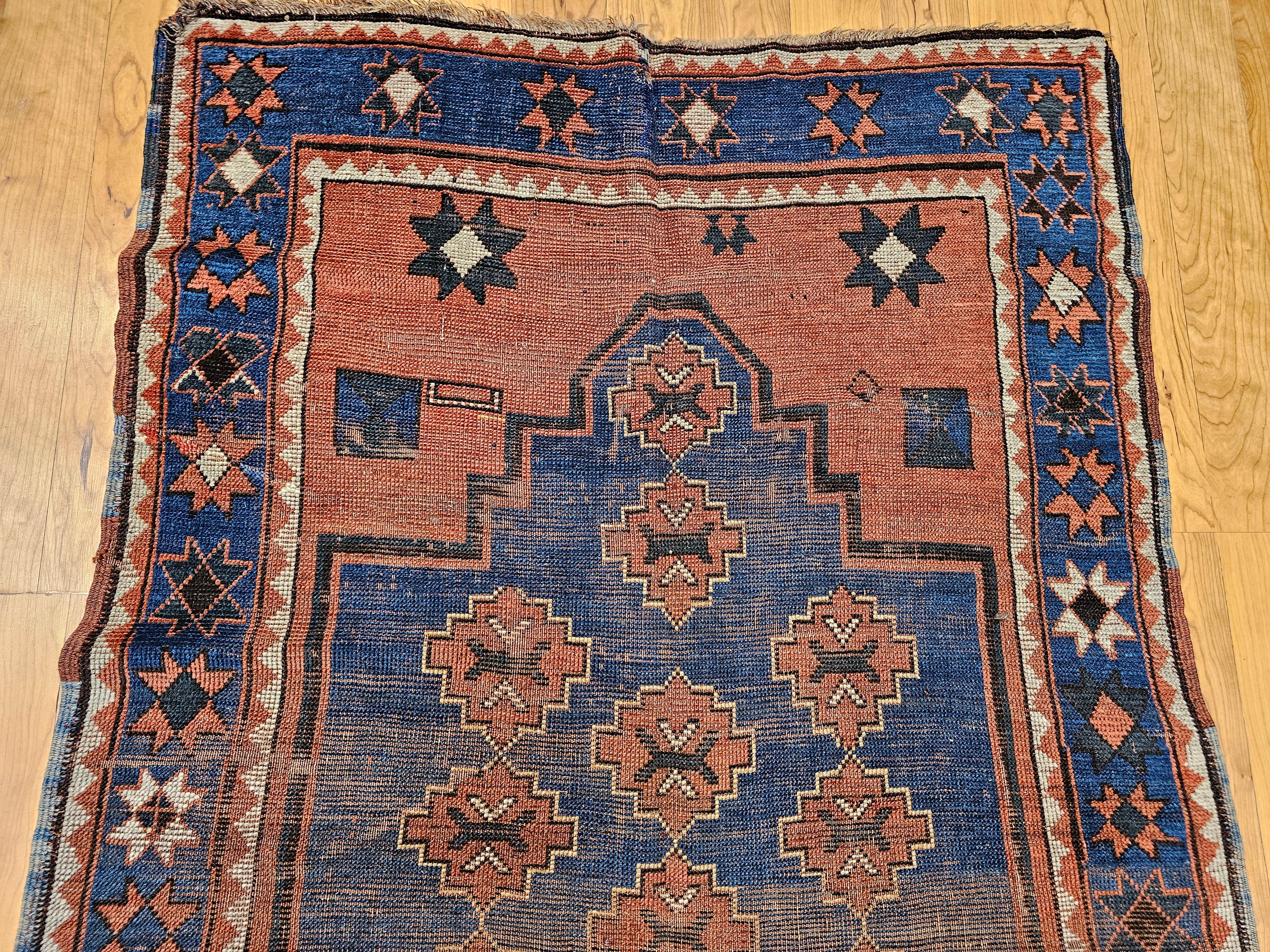 Caucasien Tapis Bordjalou caucasien du 19ème siècle en bleu abrash en vente